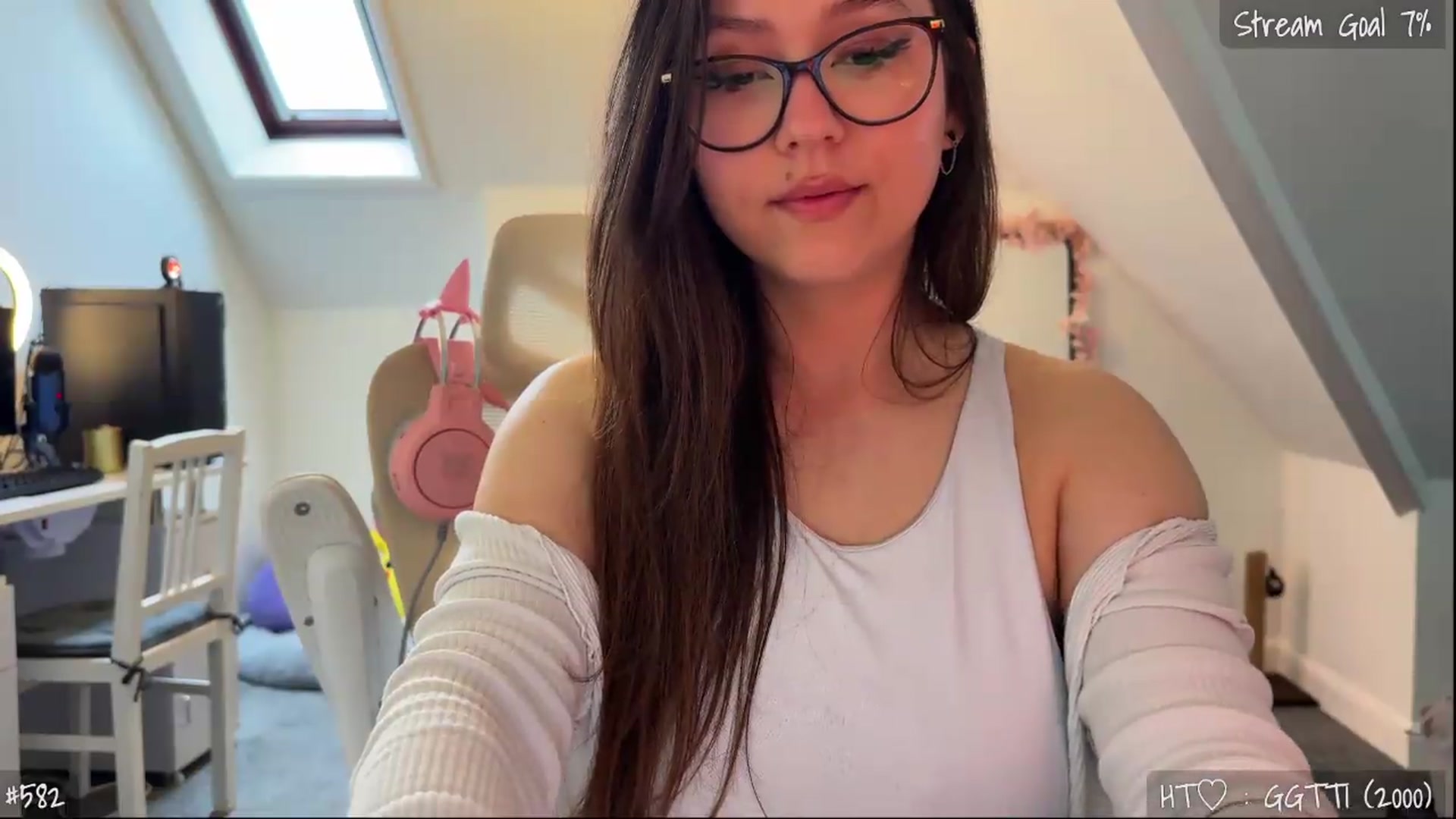 Gallery image thumbnail from AnnAngel1's myfreecams stream on, 05/05/2026, 16:58 image 9 of 20
