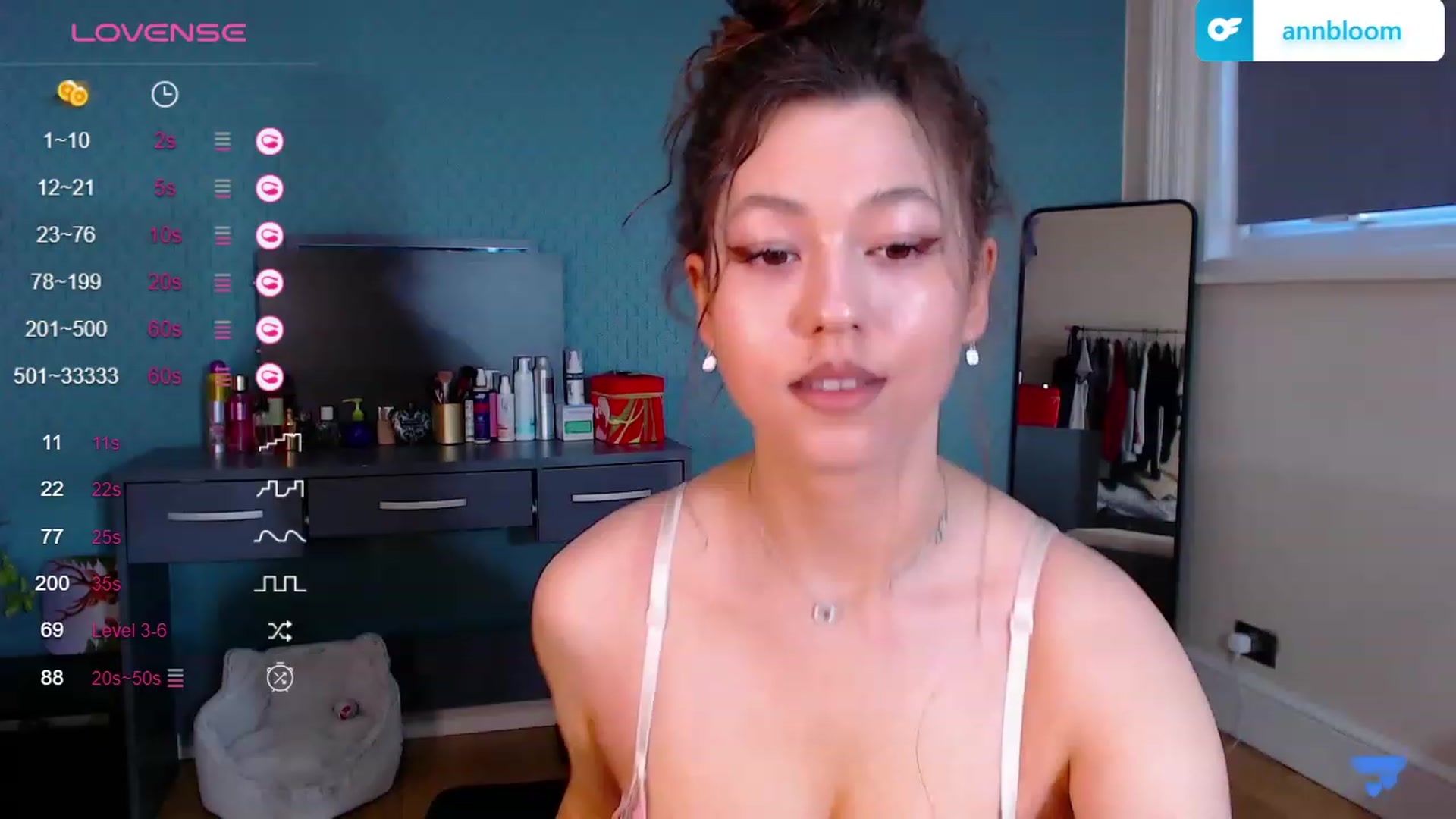 Gallery image thumbnail from AnnAngelx's myfreecams stream on, 11/23/2023, 16:01 image 15 of 20