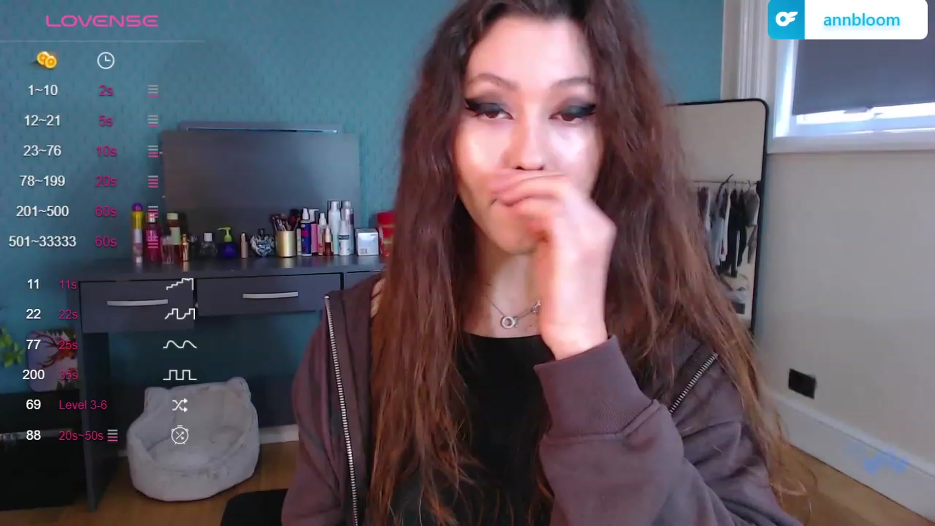 Gallery image thumbnail from AnnAngelx's myfreecams stream on, 11/24/2023, 11:59 image 12 of 20