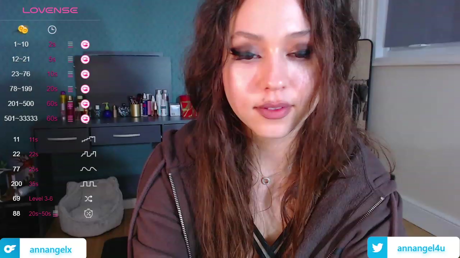 Gallery image thumbnail from AnnAngelx's myfreecams stream on, 11/24/2023, 21:06 image 9 of 20
