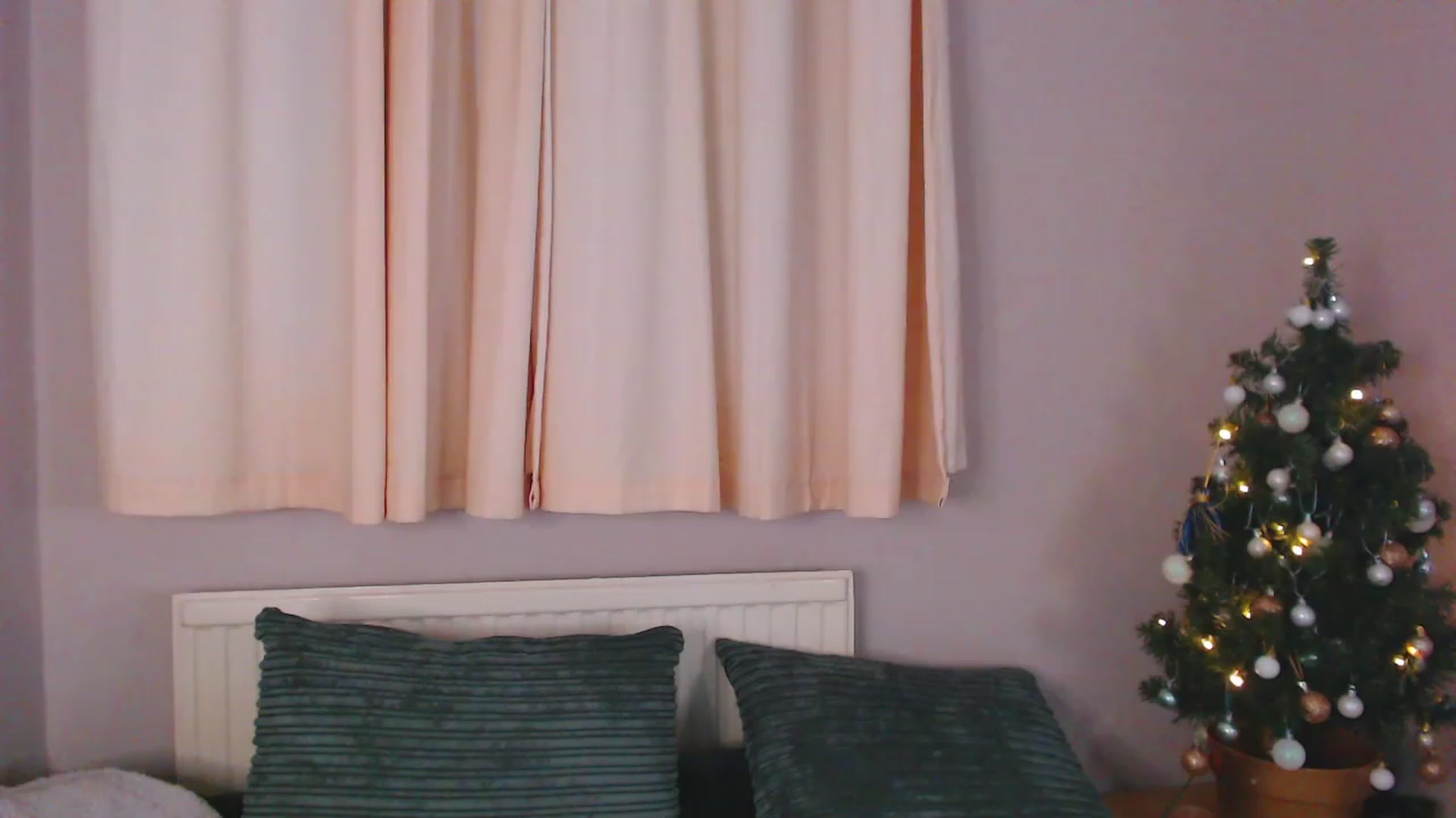 Gallery image thumbnail from AnnAngelx's myfreecams stream on, 01/06/2024, 19:35 image 17 of 20