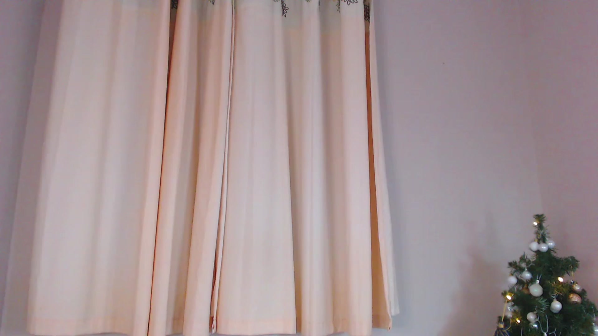 Gallery image thumbnail from AnnAngelx's myfreecams stream on, 01/08/2024, 20:48 image 19 of 20