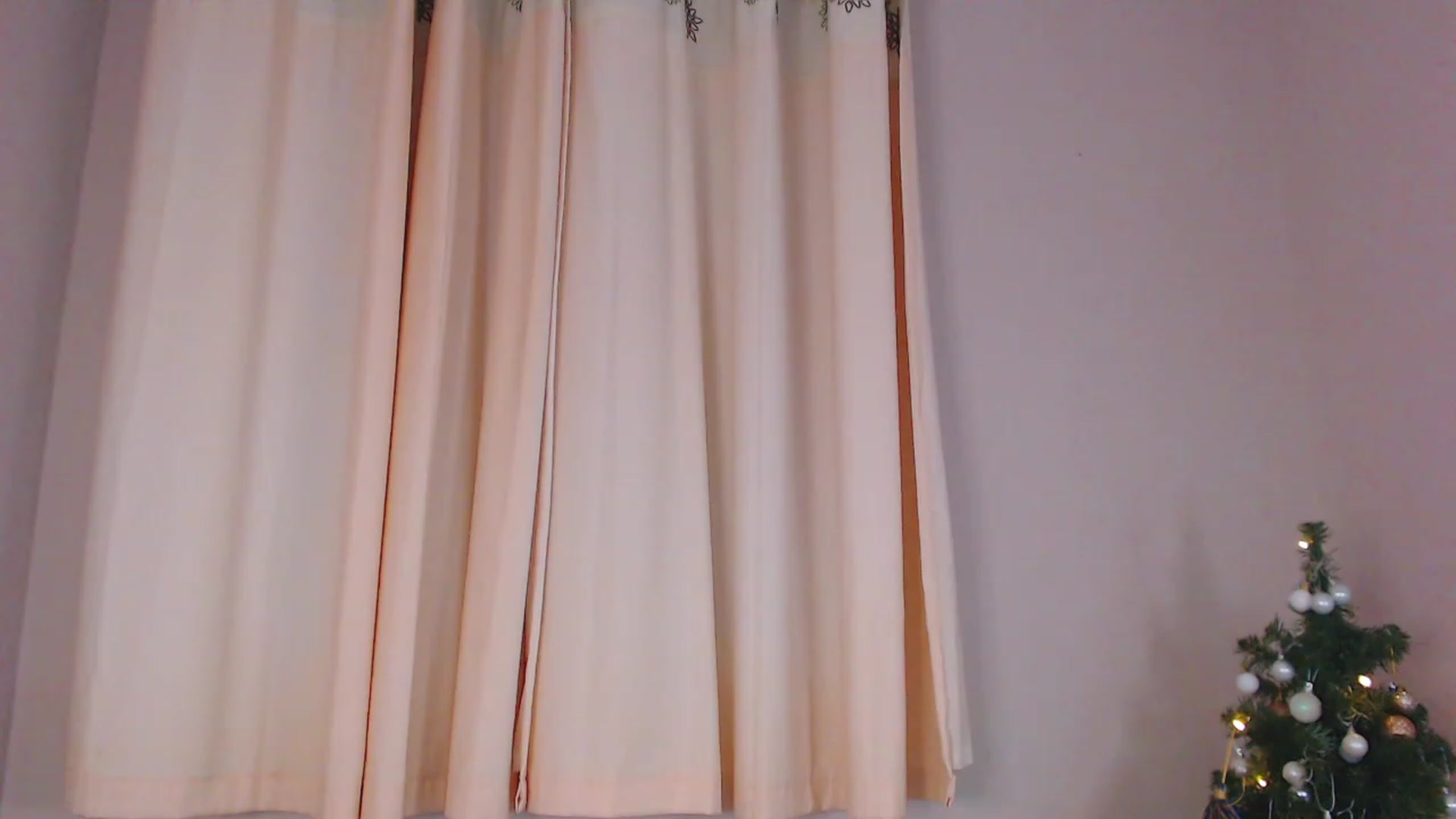 Gallery image thumbnail from AnnAngelx's myfreecams stream on, 01/08/2024, 20:48 image 18 of 20