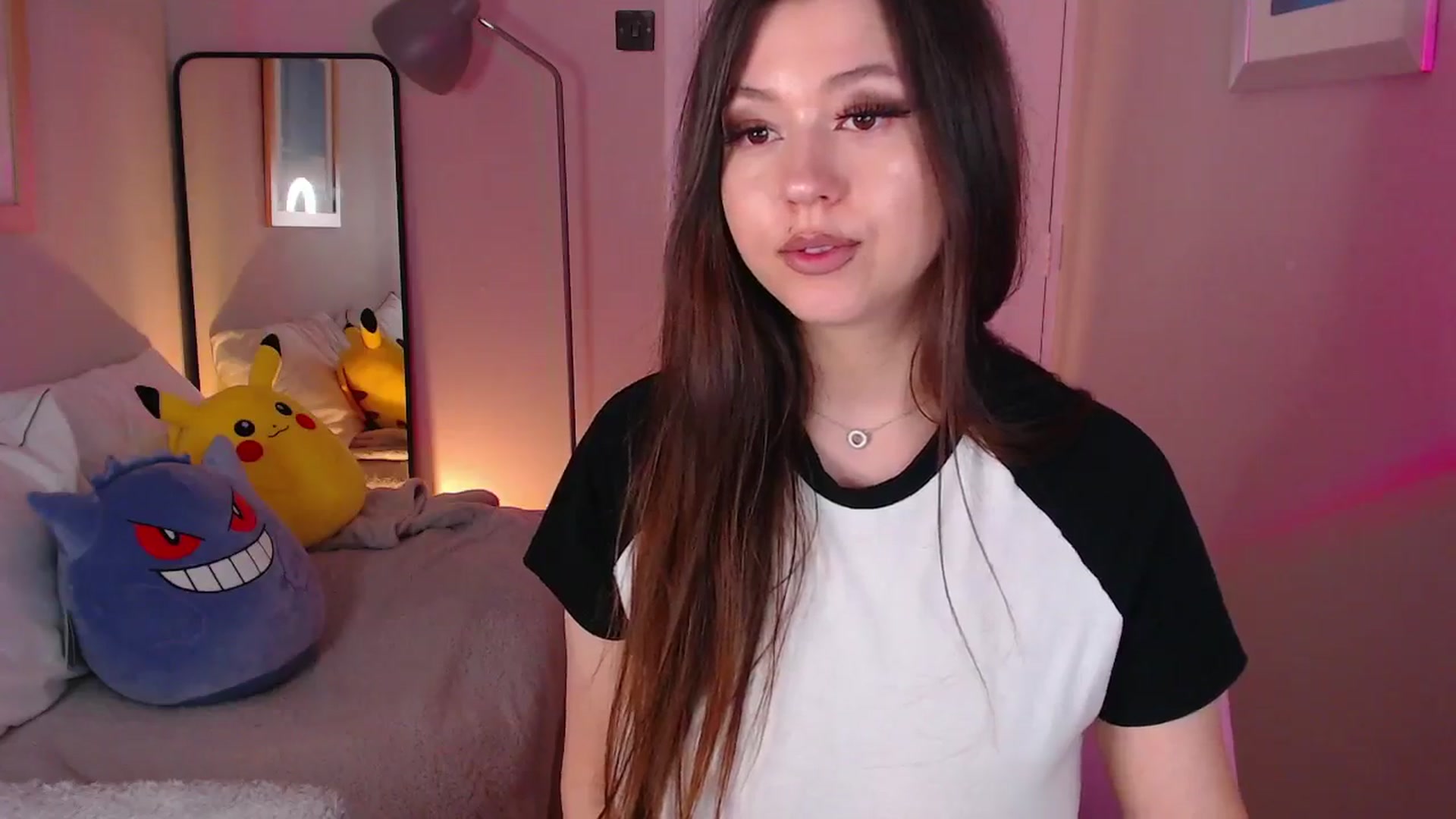 Gallery image thumbnail from AnnAngelx's myfreecams stream on, 03/17/2024, 20:09 image 18 of 20