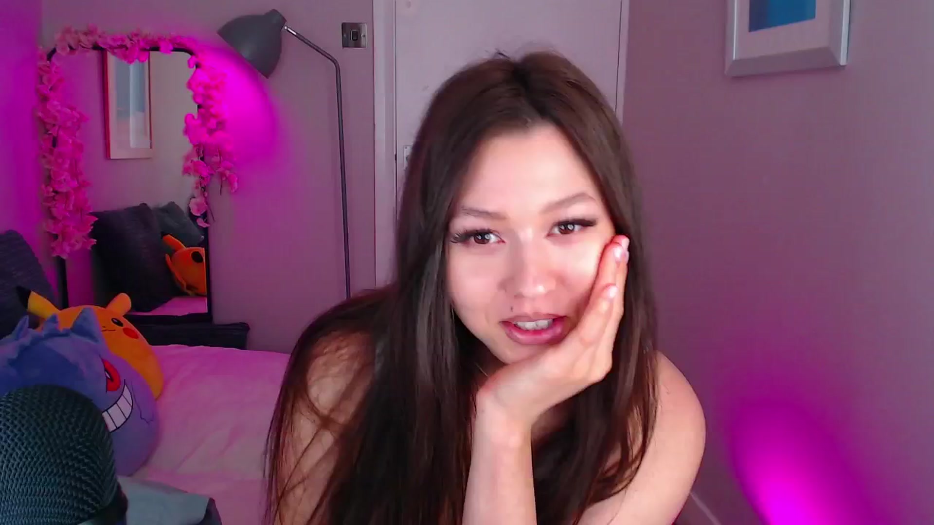 Gallery image thumbnail from AnnAngelx's myfreecams stream on, 05/17/2024, 10:05 image 14 of 20