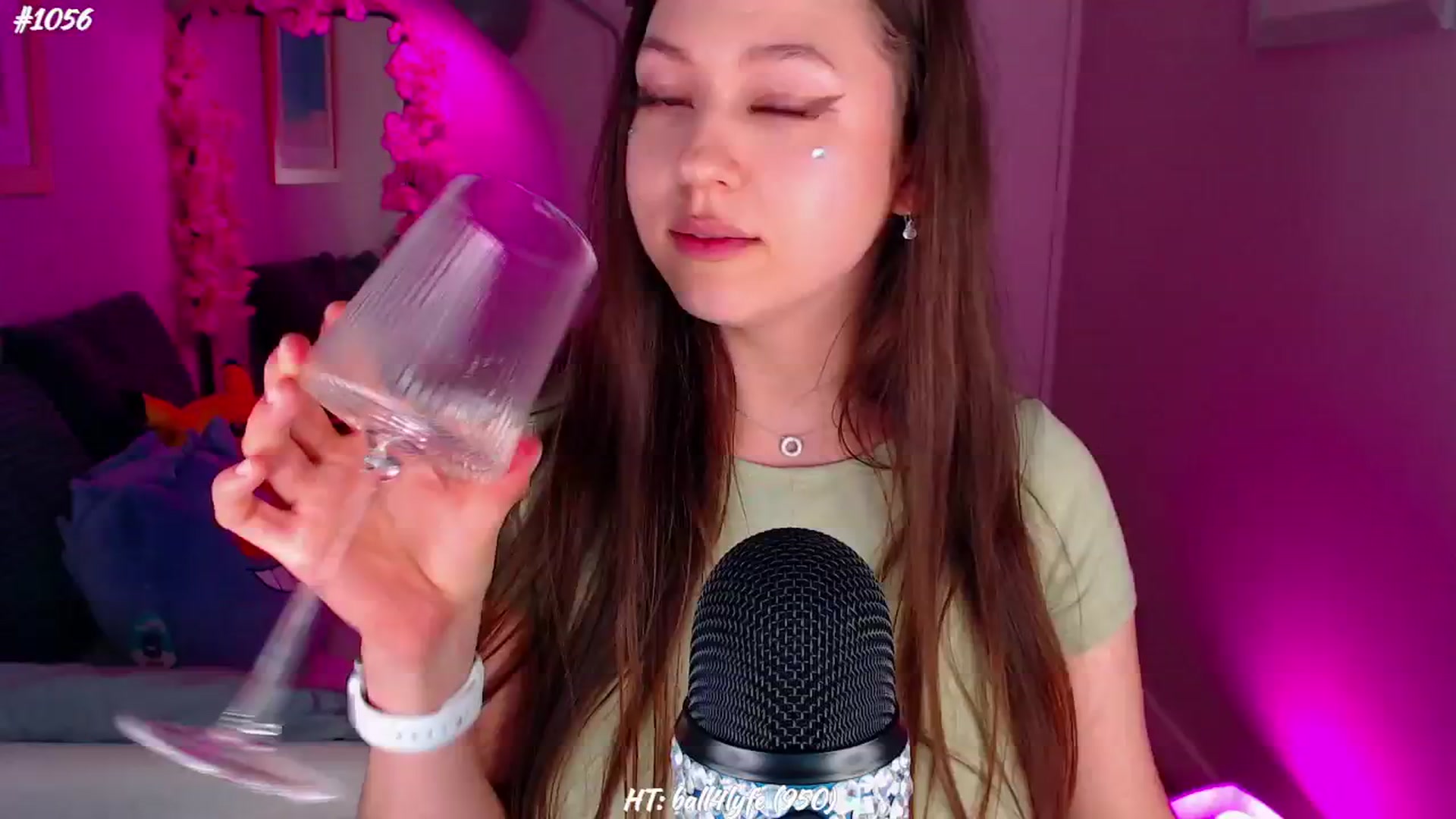 Gallery image thumbnail from AnnAngelx's myfreecams stream on, 05/17/2024, 21:21 image 19 of 20