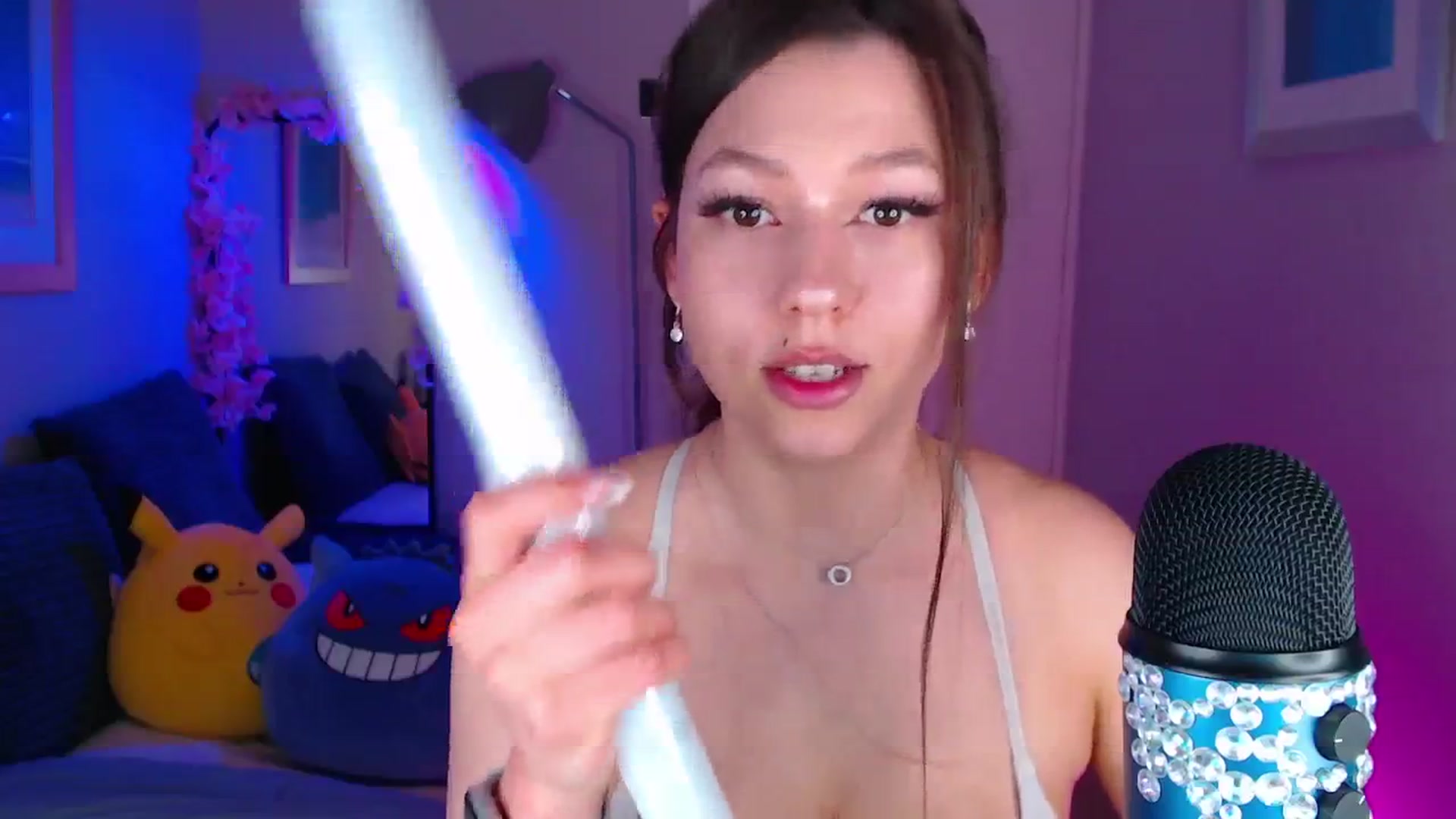 Gallery image thumbnail from AnnAngelx's myfreecams stream on, 05/20/2024, 21:21 image 10 of 20