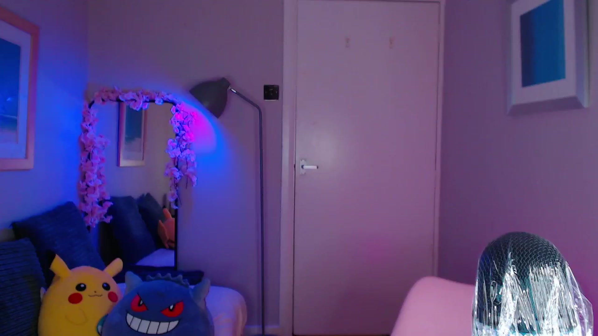 Gallery image thumbnail from AnnAngelx's myfreecams stream on, 05/20/2024, 22:39 image 14 of 20