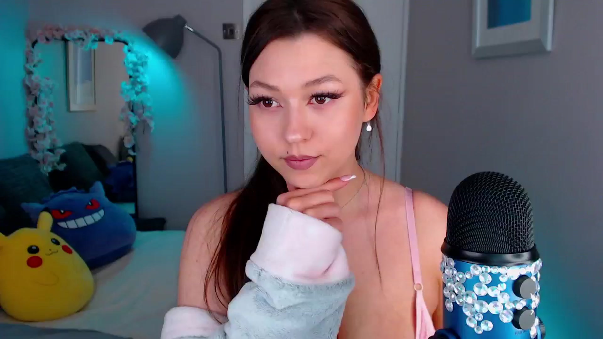 Gallery image thumbnail from AnnAngelx's myfreecams stream on, 05/23/2024, 10:20 image 9 of 20