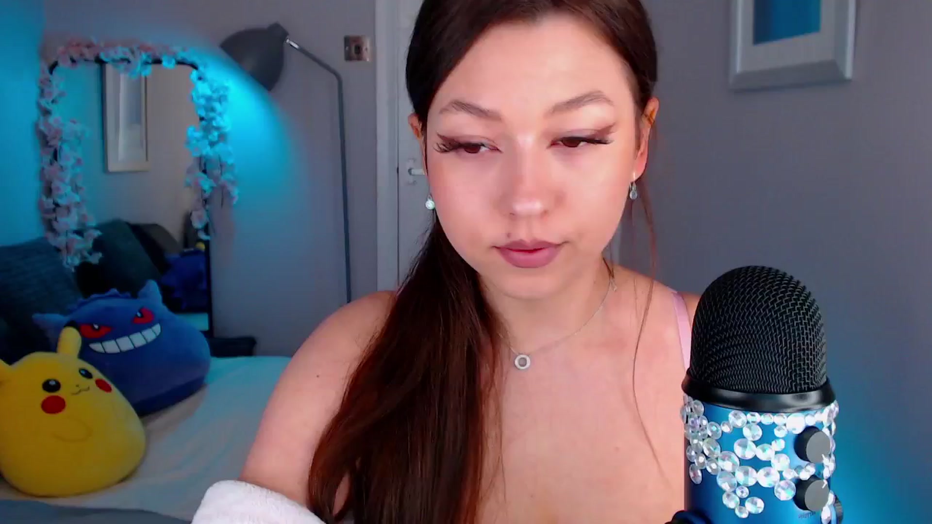 Gallery image thumbnail from AnnAngelx's myfreecams stream on, 05/23/2024, 10:20 image 19 of 20