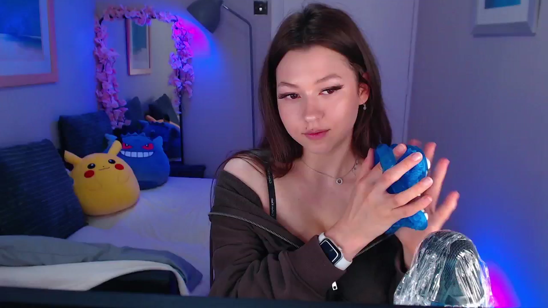 Gallery image thumbnail from AnnAngelx's myfreecams stream on, 06/01/2024, 23:04 image 6 of 20