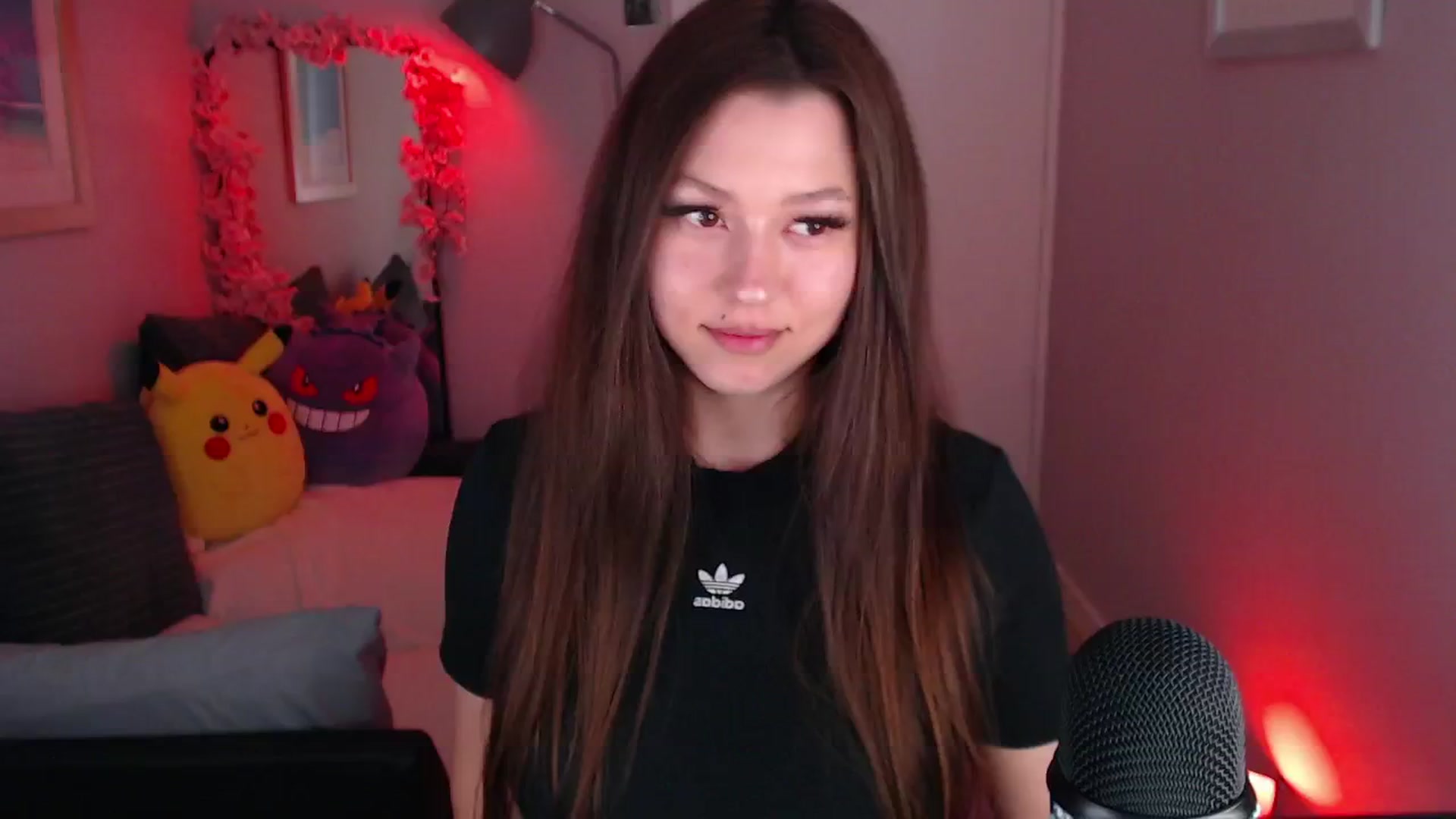 Gallery image thumbnail from AnnAngelx's myfreecams stream on, 06/05/2024, 19:17 image 12 of 20