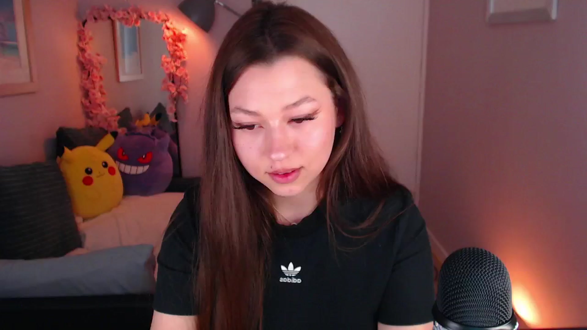 Gallery image thumbnail from AnnAngelx's myfreecams stream on, 06/05/2024, 19:17 image 7 of 20
