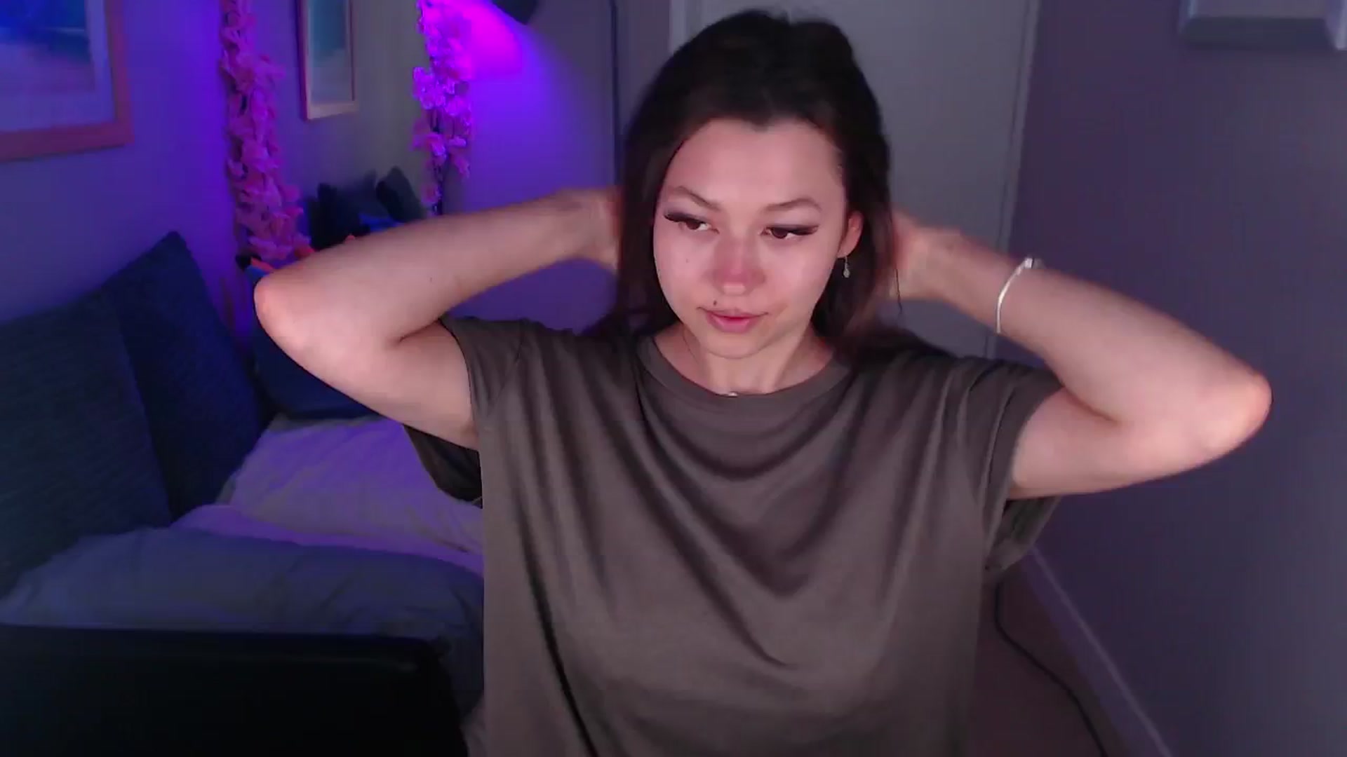 Gallery image thumbnail from AnnAngelx's myfreecams stream on, 06/24/2024, 18:35 image 8 of 20