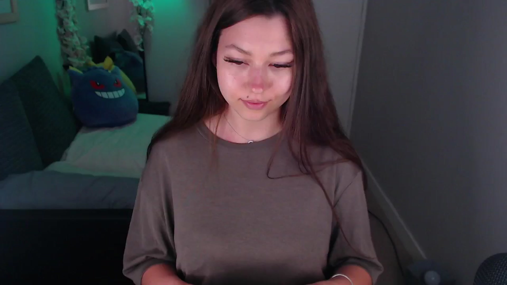 Gallery image thumbnail from AnnAngelx's myfreecams stream on, 06/24/2024, 18:35 image 17 of 20