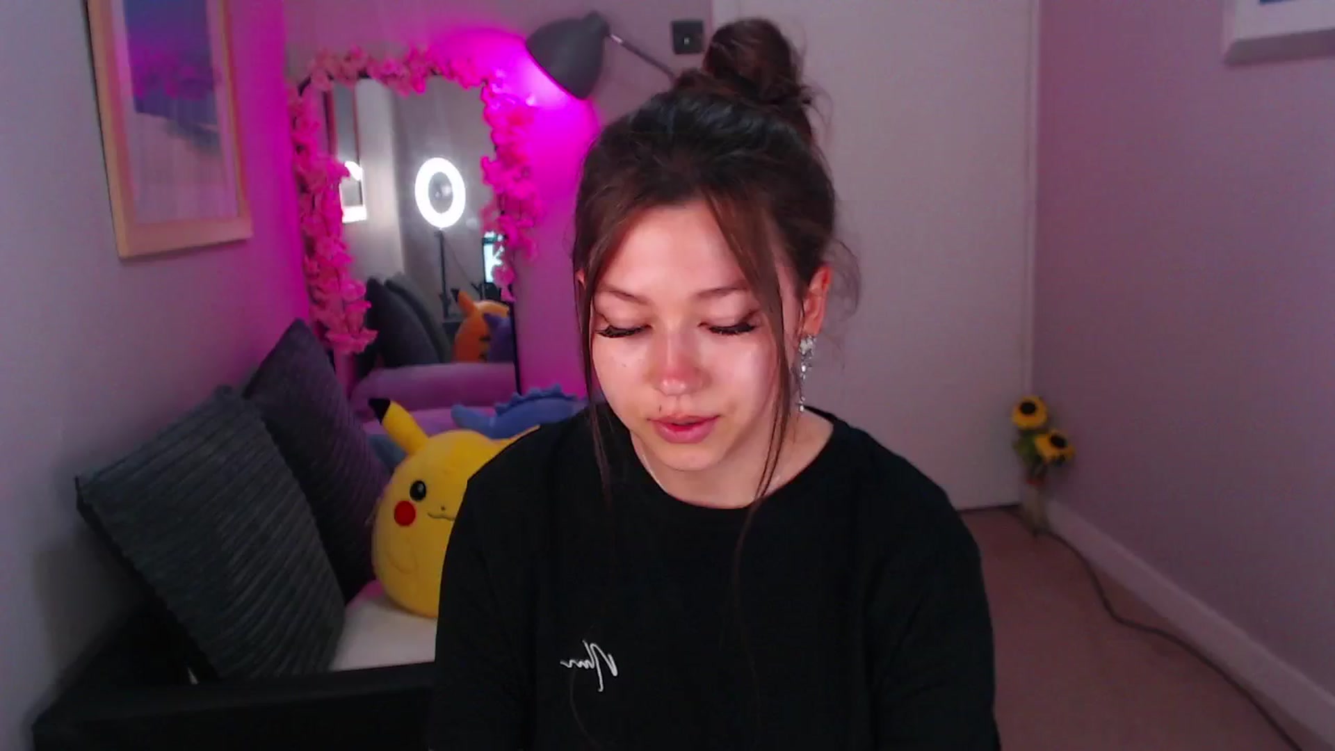 Gallery image thumbnail from AnnAngelx's myfreecams stream on, 06/25/2024, 22:00 image 5 of 20