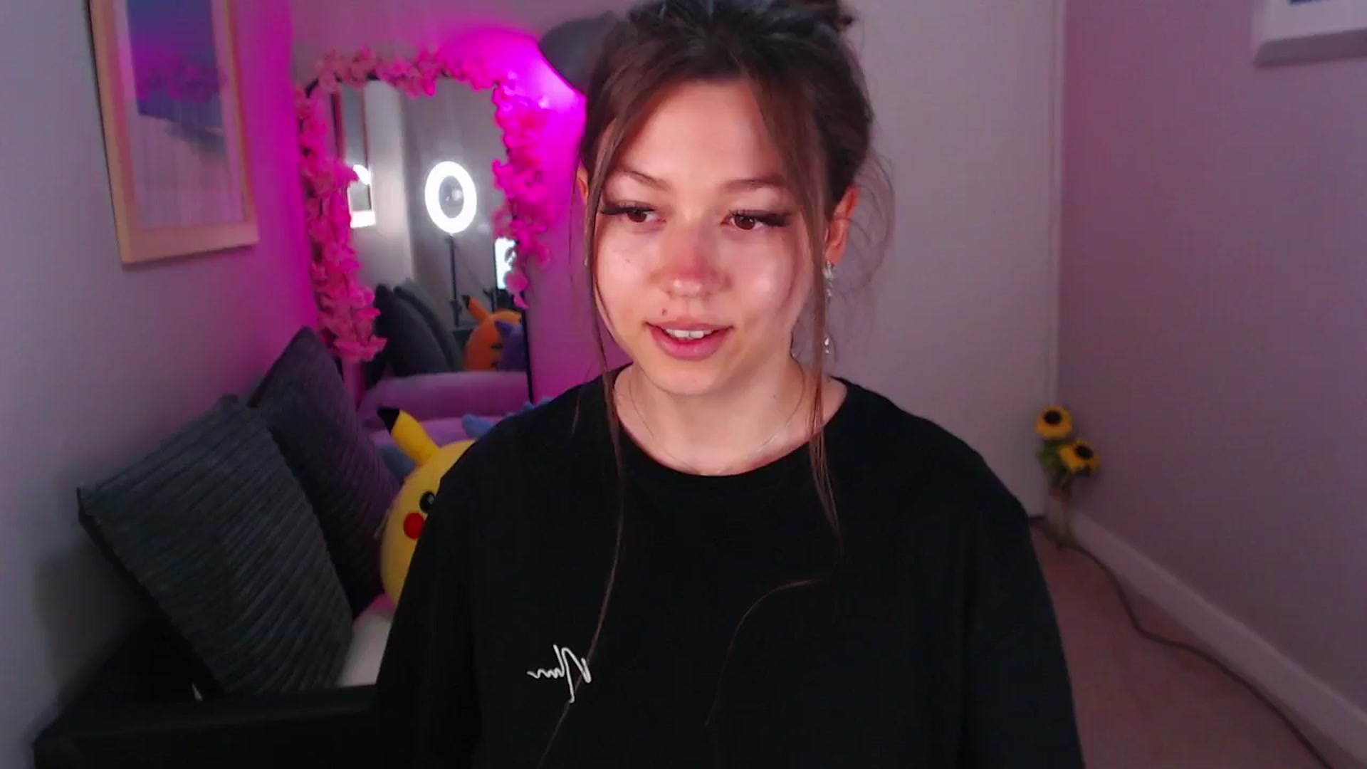Gallery image thumbnail from AnnAngelx's myfreecams stream on, 06/25/2024, 22:00 image 12 of 20