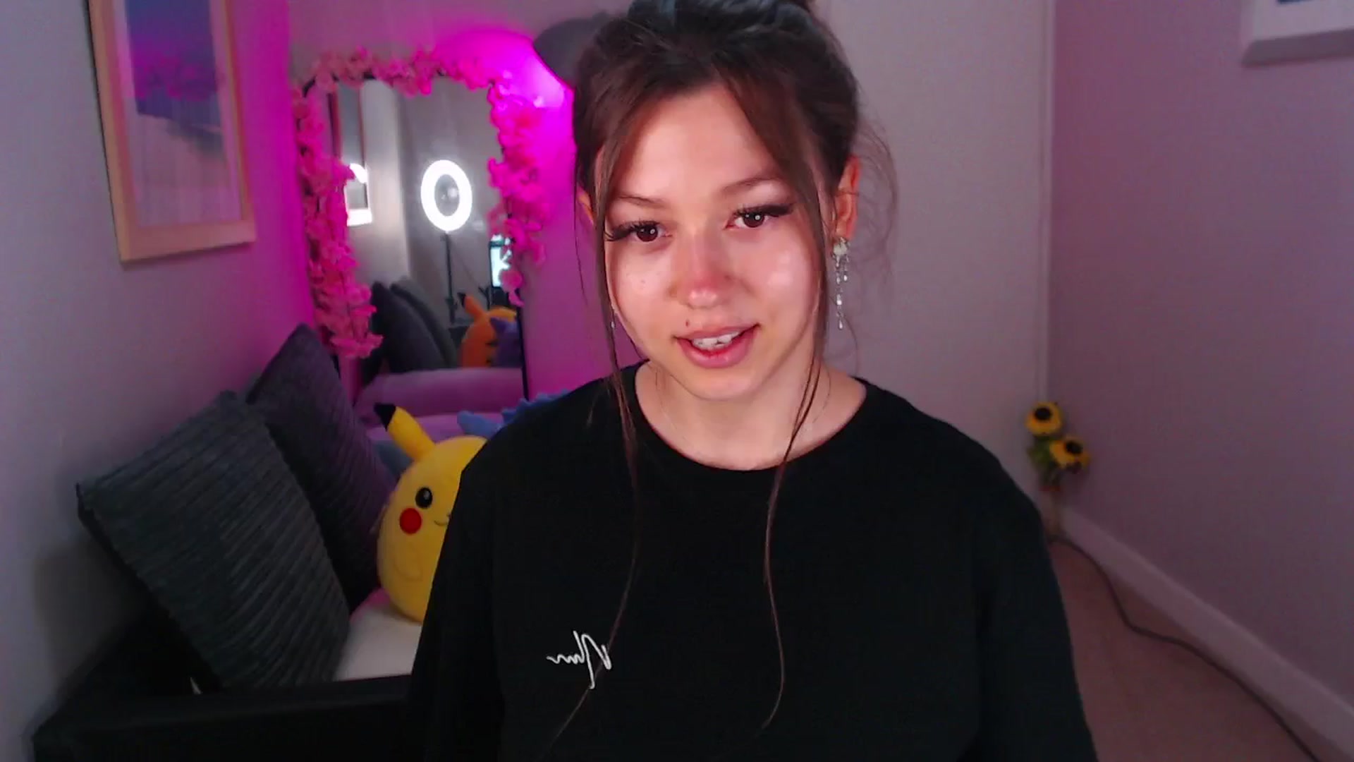 Gallery image thumbnail from AnnAngelx's myfreecams stream on, 06/25/2024, 22:00 image 10 of 20