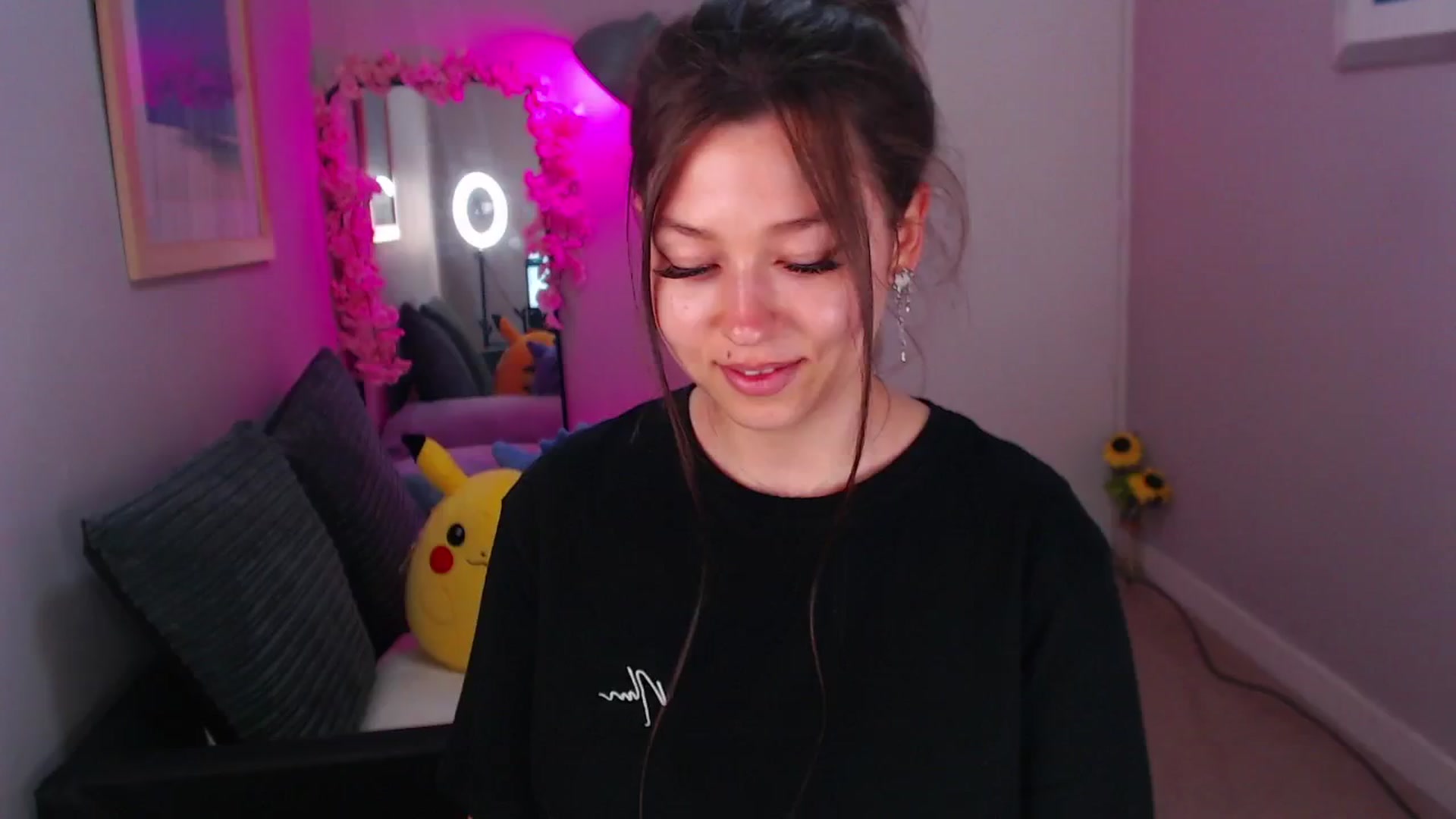 Gallery image thumbnail from AnnAngelx's myfreecams stream on, 06/25/2024, 22:00 image 9 of 20