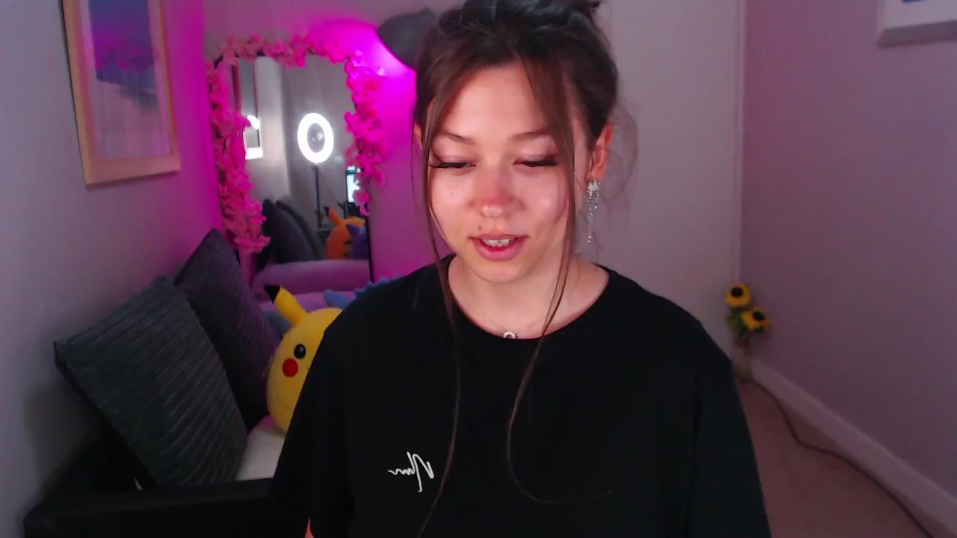 Gallery image thumbnail from AnnAngelx's myfreecams stream on, 06/25/2024, 22:00 image 14 of 20