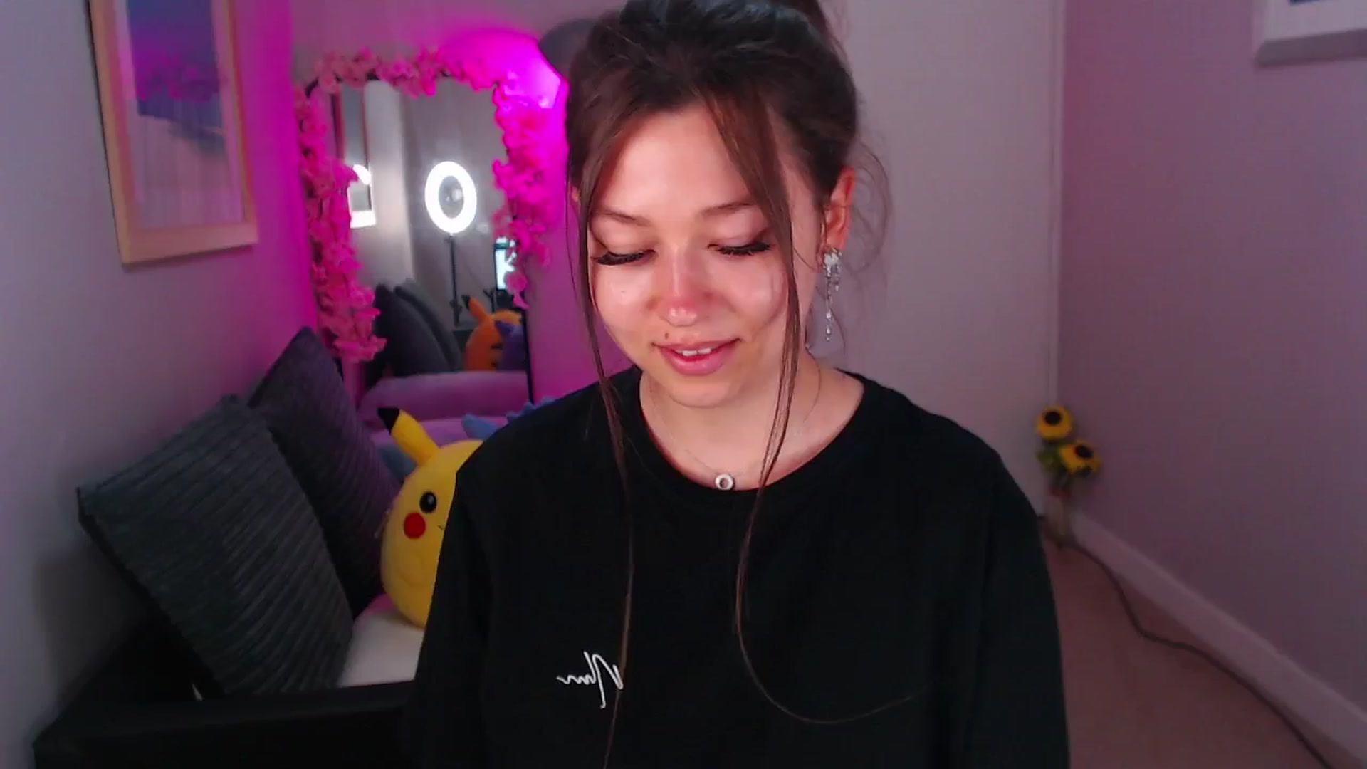 Gallery image thumbnail from AnnAngelx's myfreecams stream on, 06/25/2024, 22:00 image 13 of 20