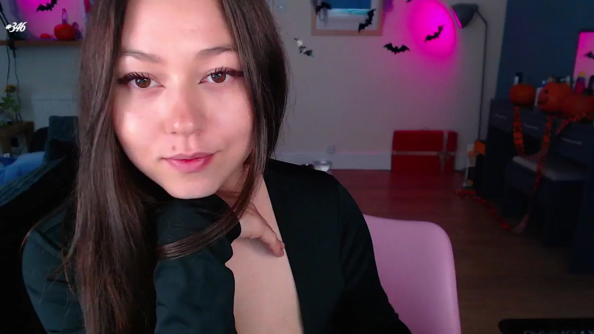 Gallery image thumbnail from AnnAngelx's myfreecams stream on, 10/03/2024, 15:12 image 14 of 20