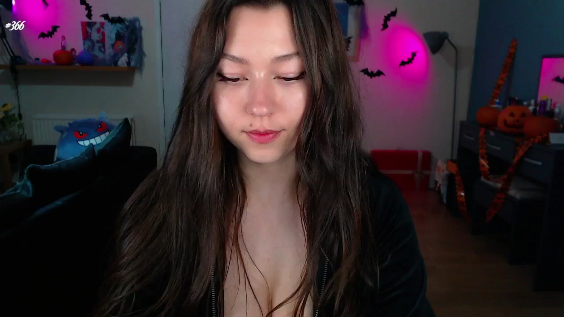 Gallery image thumbnail from AnnAngelx's myfreecams stream on, 10/07/2024, 21:24 image 17 of 20