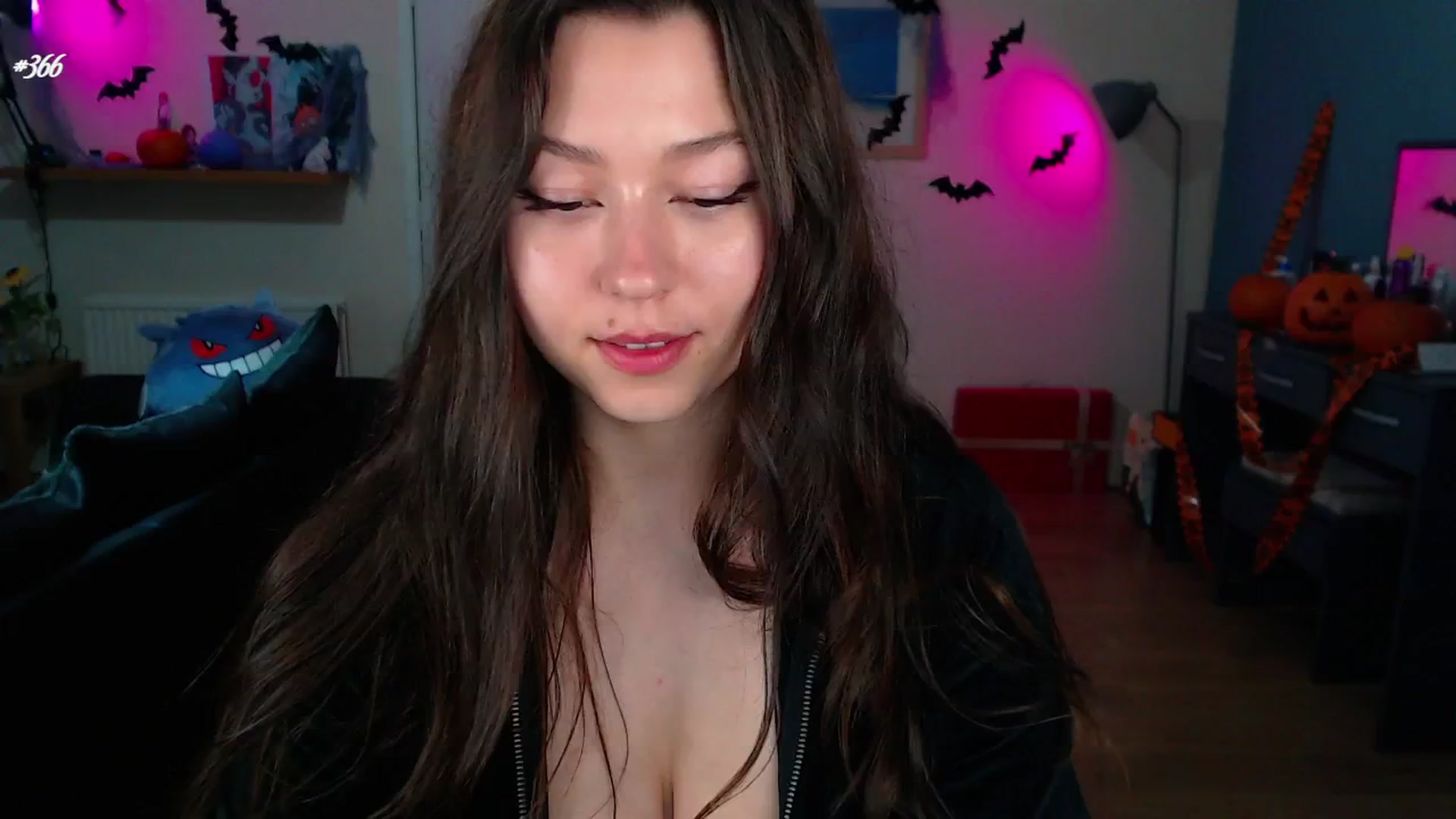 Gallery image thumbnail from AnnAngelx's myfreecams stream on, 10/07/2024, 21:24 image 14 of 20