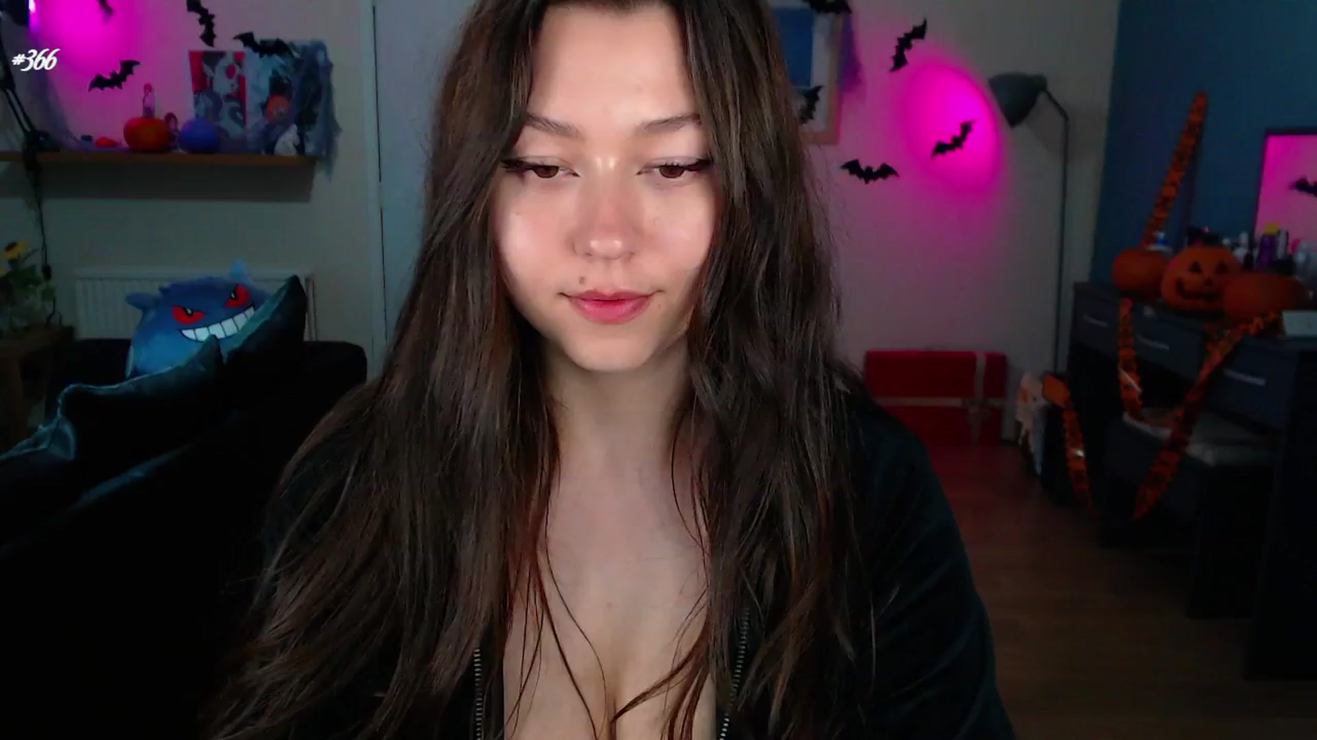 Gallery image thumbnail from AnnAngelx's myfreecams stream on, 10/07/2024, 21:24 image 19 of 20