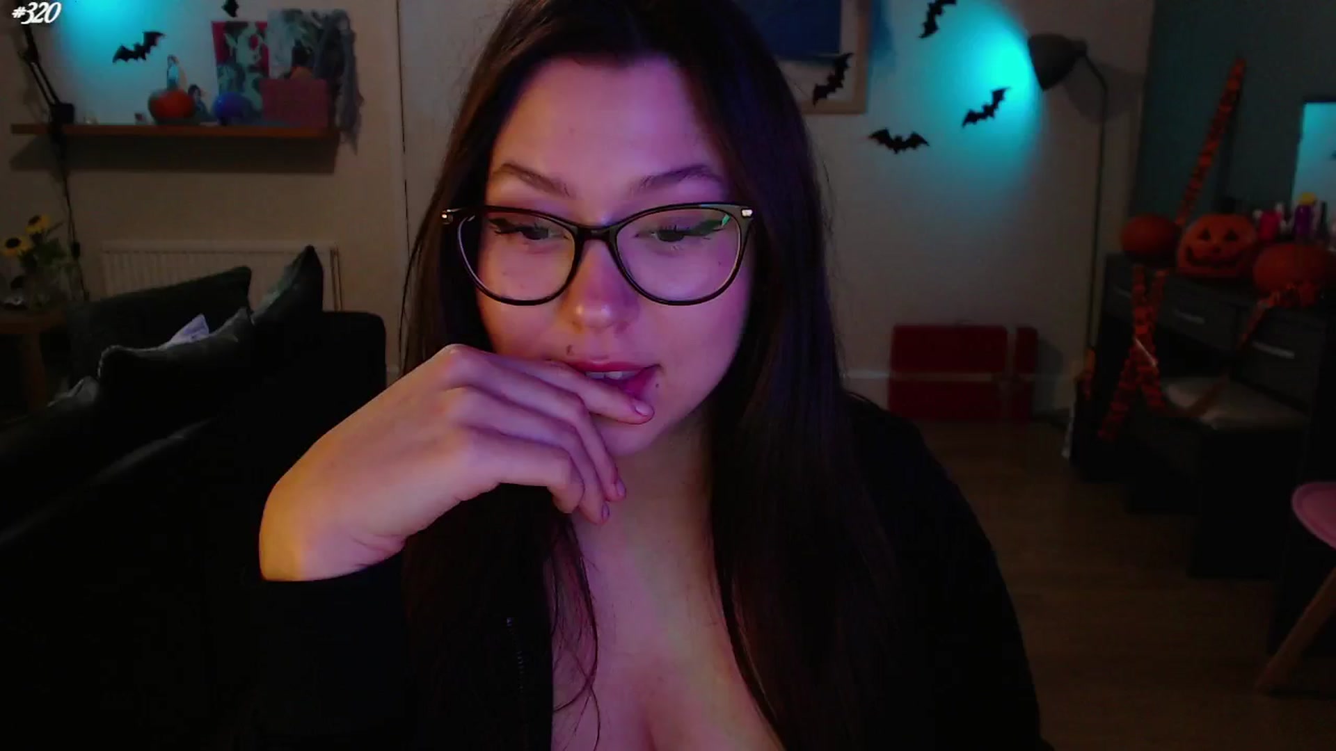 Gallery image thumbnail from AnnAngelx's myfreecams stream on, 10/13/2024, 03:26 image 19 of 20