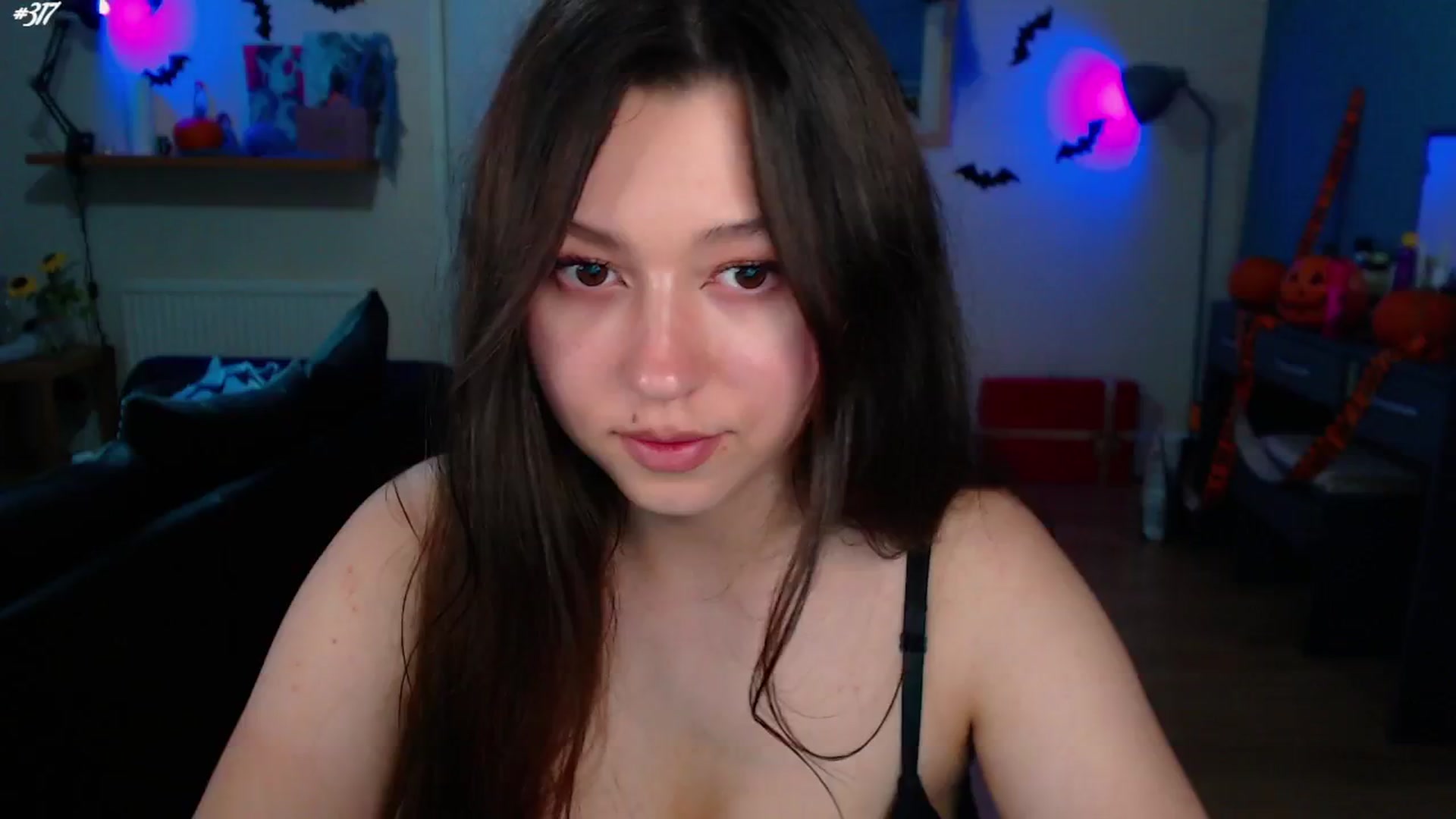 Gallery image thumbnail from AnnAngelx's myfreecams stream on, 10/17/2024, 20:46 image 9 of 20