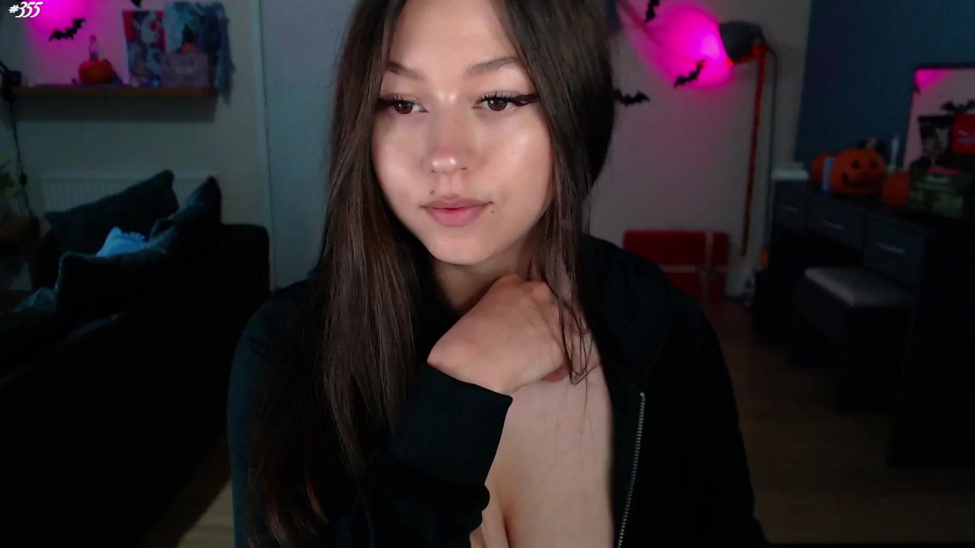 Gallery image thumbnail from AnnAngelx's myfreecams stream on, 10/24/2024, 16:40 image 4 of 20