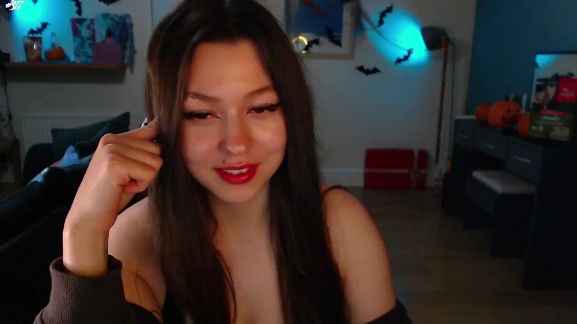 Gallery image thumbnail from AnnAngelx's myfreecams stream on, 10/27/2024, 01:04 image 15 of 20