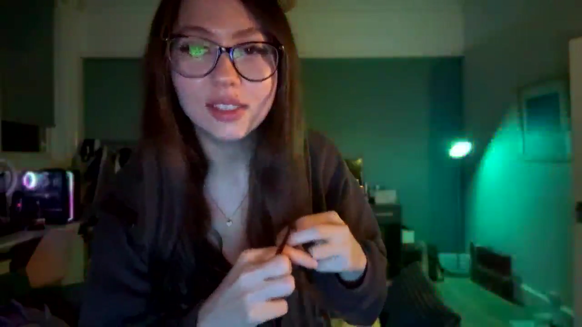 Gallery image thumbnail from AnnAngelx's myfreecams stream on, 11/24/2024, 23:38 image 18 of 20