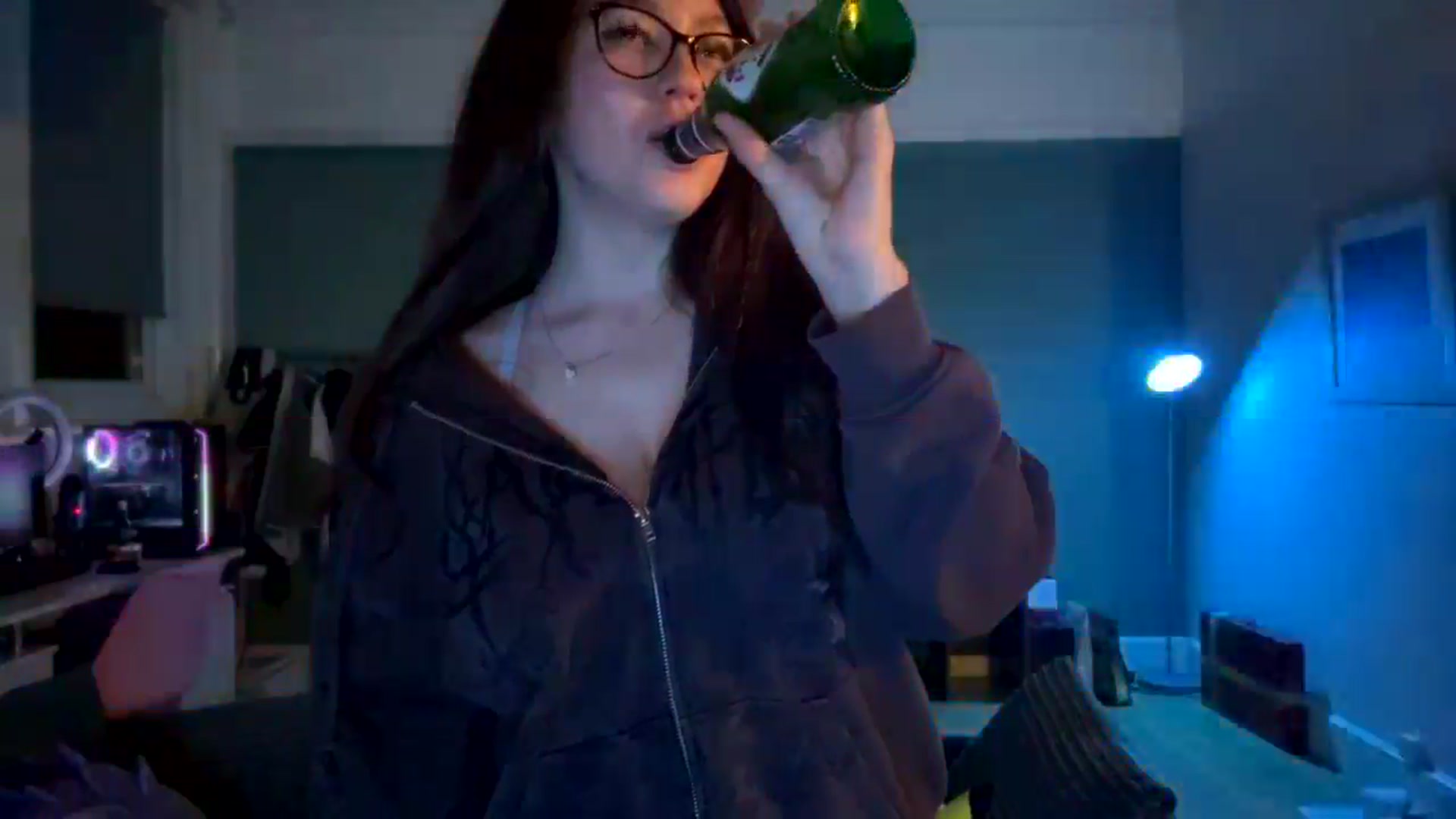 Gallery image thumbnail from AnnAngelx's myfreecams stream on, 11/24/2024, 23:38 image 19 of 20