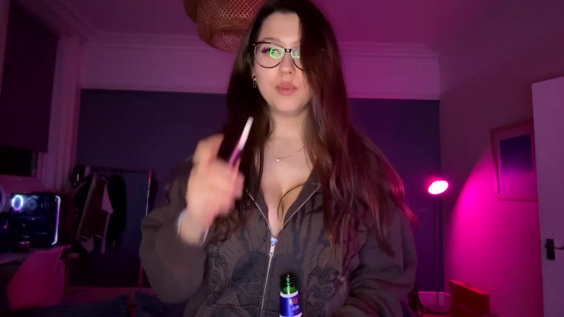 Gallery image thumbnail from AnnAngelx's myfreecams stream on, 11/24/2024, 23:38 image 1 of 20