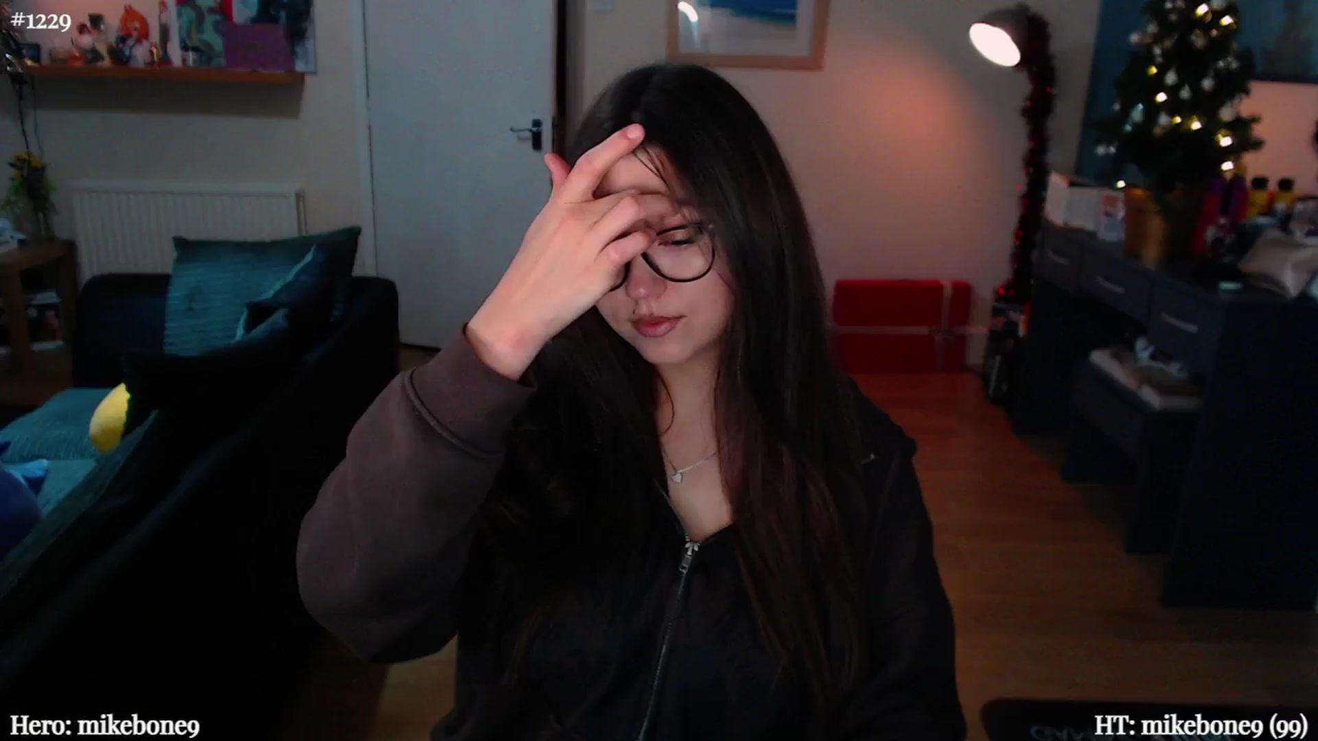 Gallery image thumbnail from AnnAngelx's myfreecams stream on, 12/05/2024, 20:17 image 16 of 20