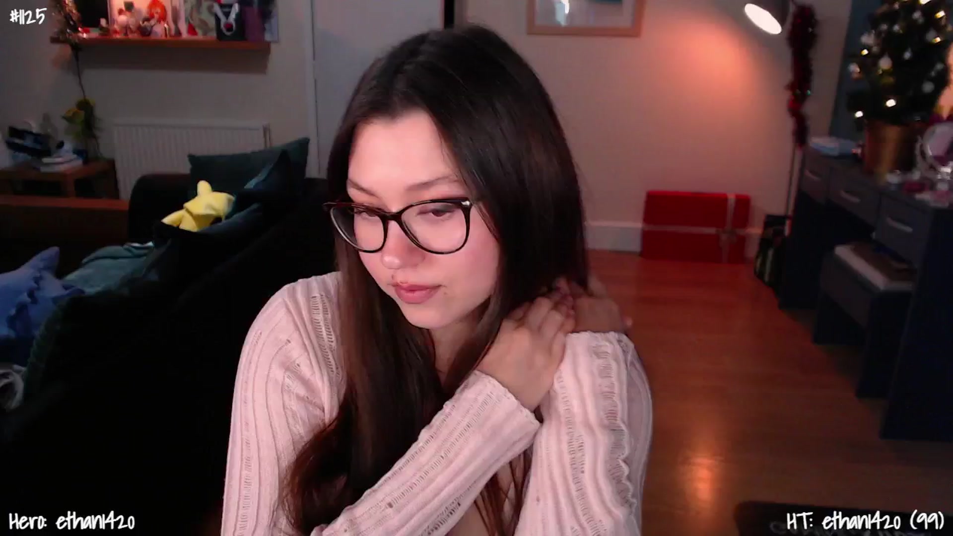 Gallery image thumbnail from AnnAngelx's myfreecams stream on, 12/18/2024, 22:20 image 20 of 20