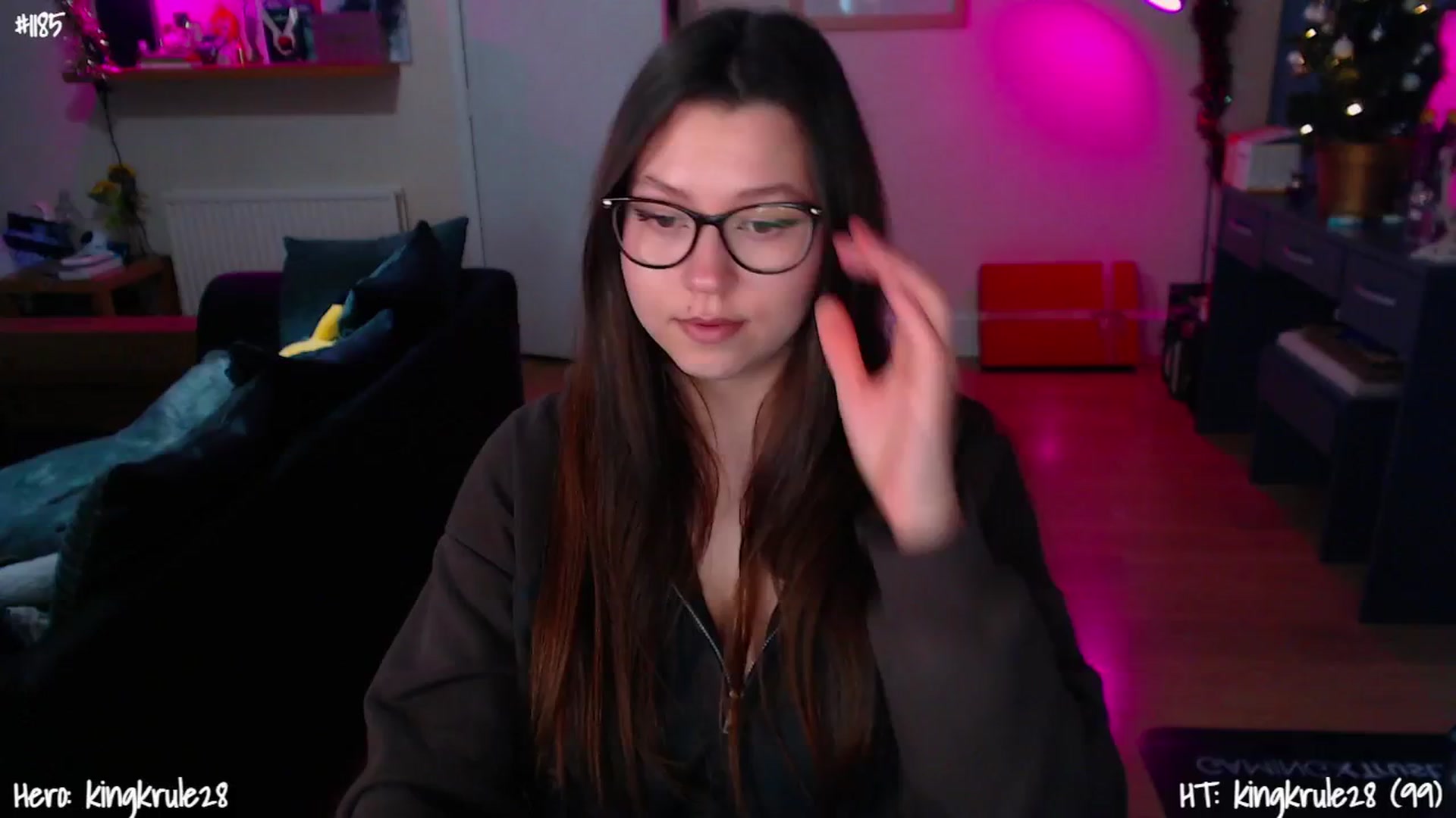 Gallery image thumbnail from AnnAngelx's myfreecams stream on, 12/19/2024, 21:55 image 18 of 20