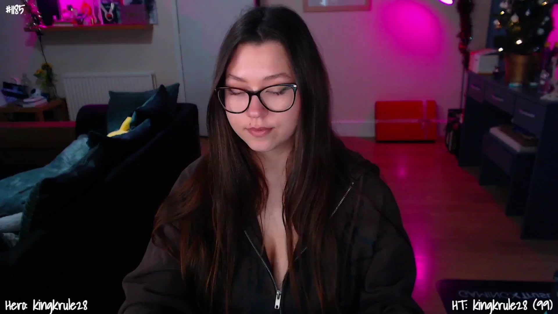 Gallery image thumbnail from AnnAngelx's myfreecams stream on, 12/19/2024, 21:55 image 17 of 20