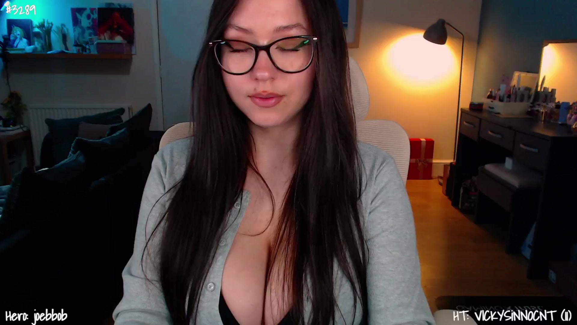 Gallery image thumbnail from AnnAngelx's myfreecams stream on, 03/04/2025, 24:26 image 11 of 20
