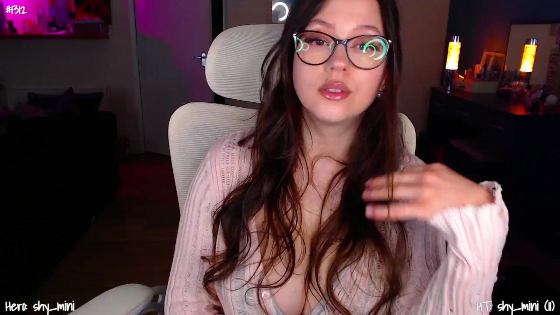 Gallery image thumbnail from AnnAngelx's myfreecams stream on, 03/15/2025, 23:10 image 19 of 20