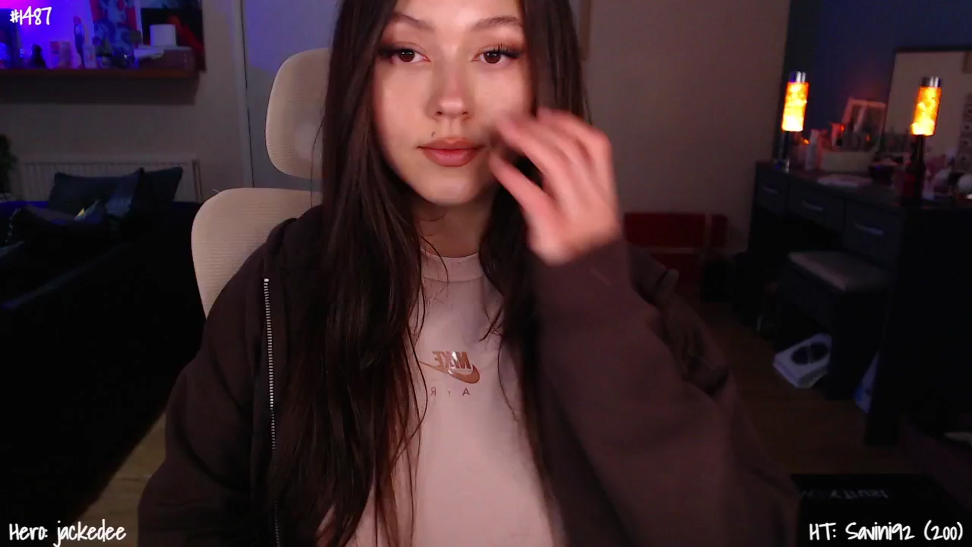 Gallery image thumbnail from AnnAngelx's myfreecams stream on, 03/18/2025, 18:38 image 19 of 20