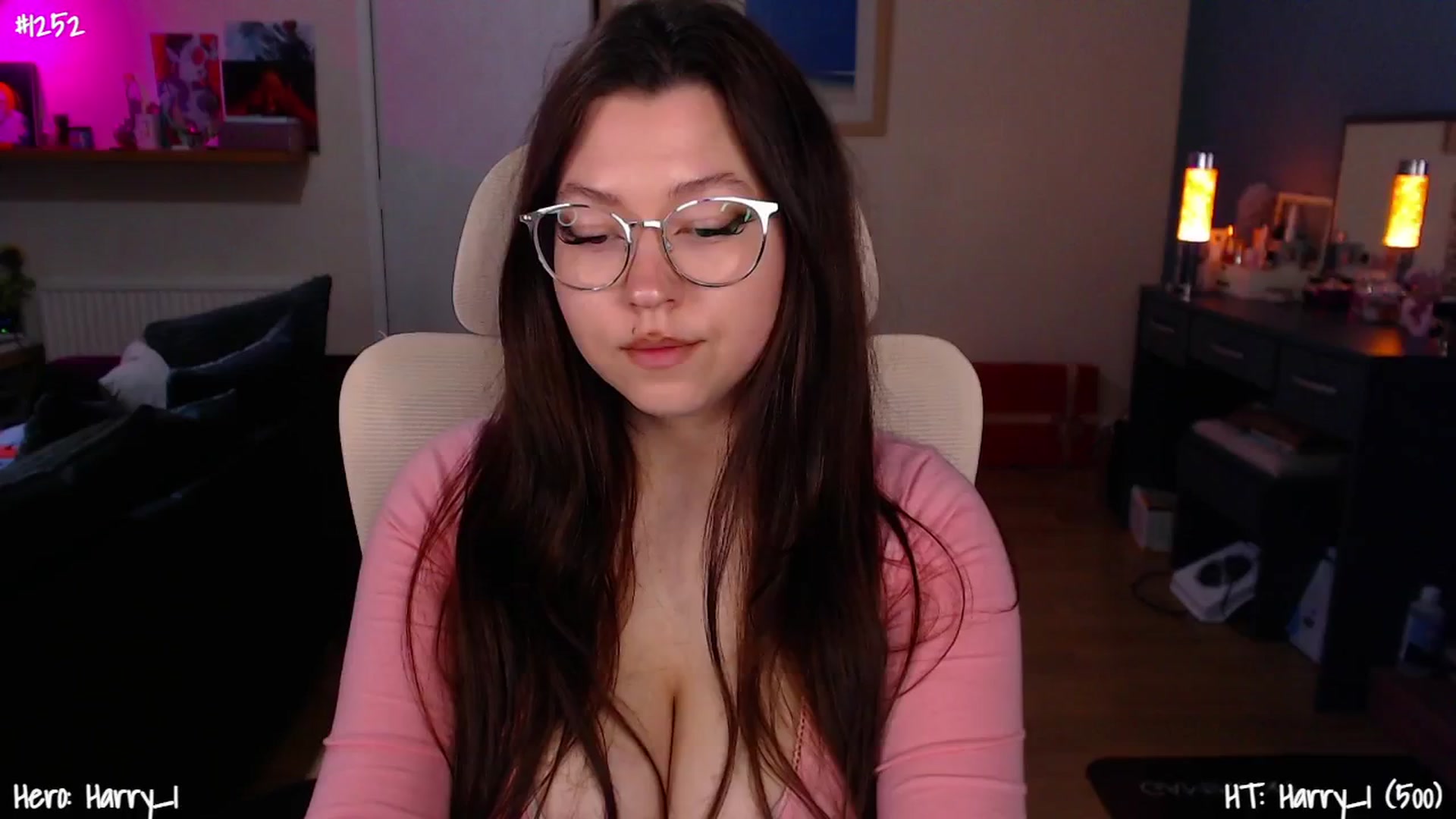 Gallery image thumbnail from AnnAngelx's myfreecams stream on, 03/27/2025, 21:36 image 19 of 20