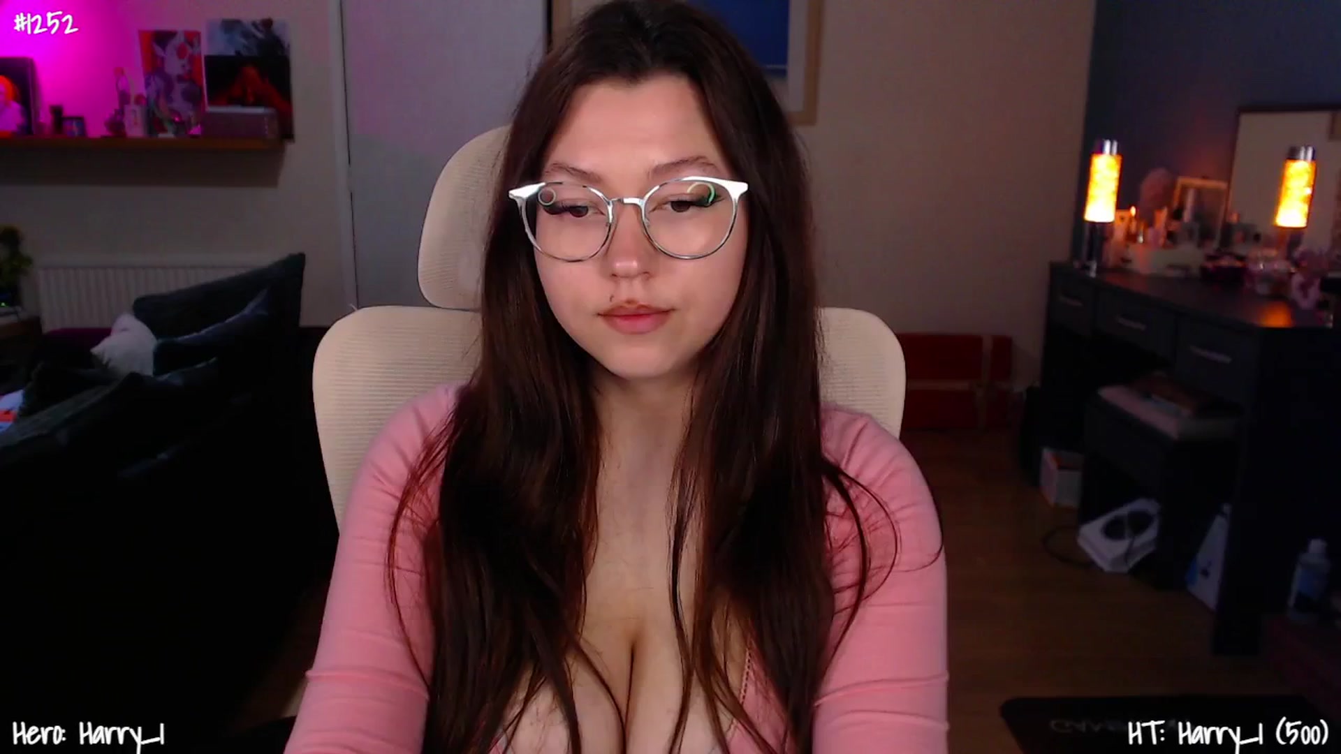 Gallery image thumbnail from AnnAngelx's myfreecams stream on, 03/27/2025, 21:36 image 17 of 20