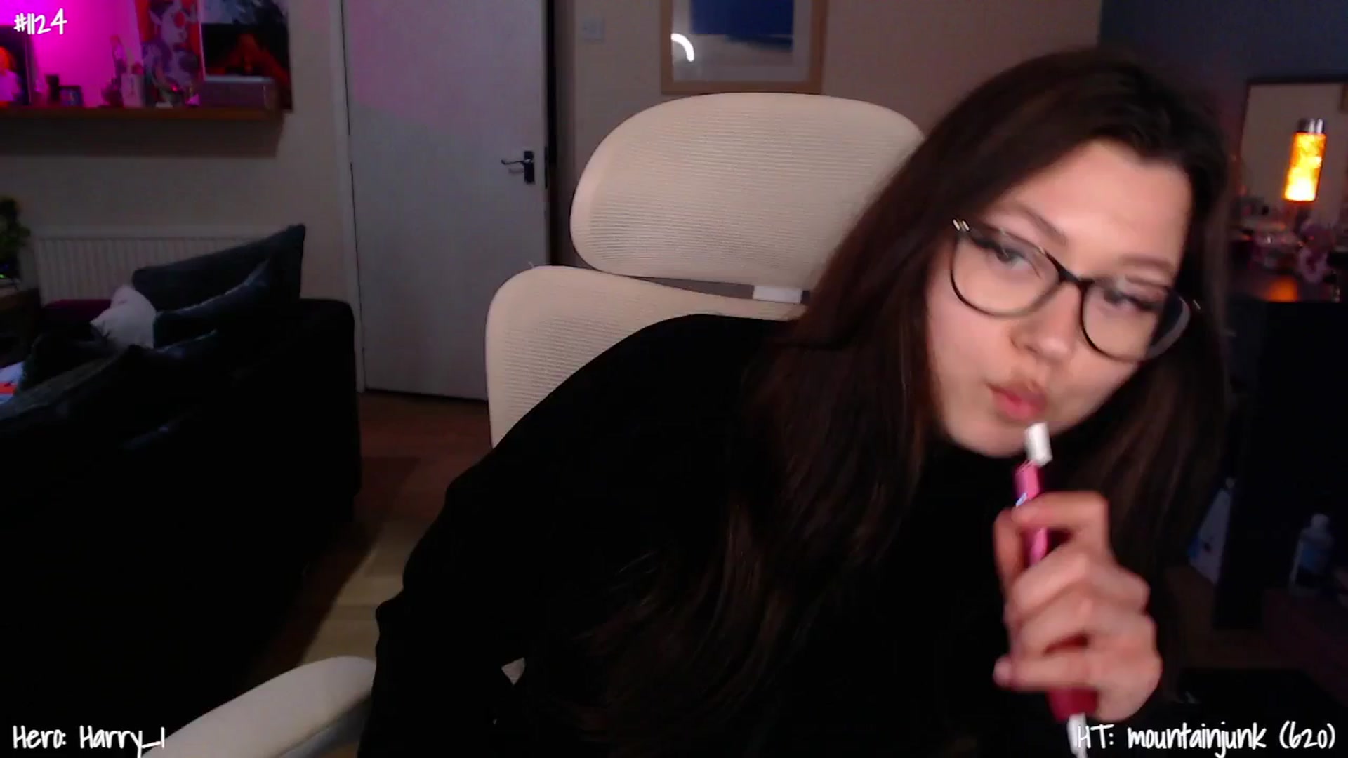 Gallery image thumbnail from AnnAngelx's myfreecams stream on, 03/27/2025, 23:06 image 18 of 20
