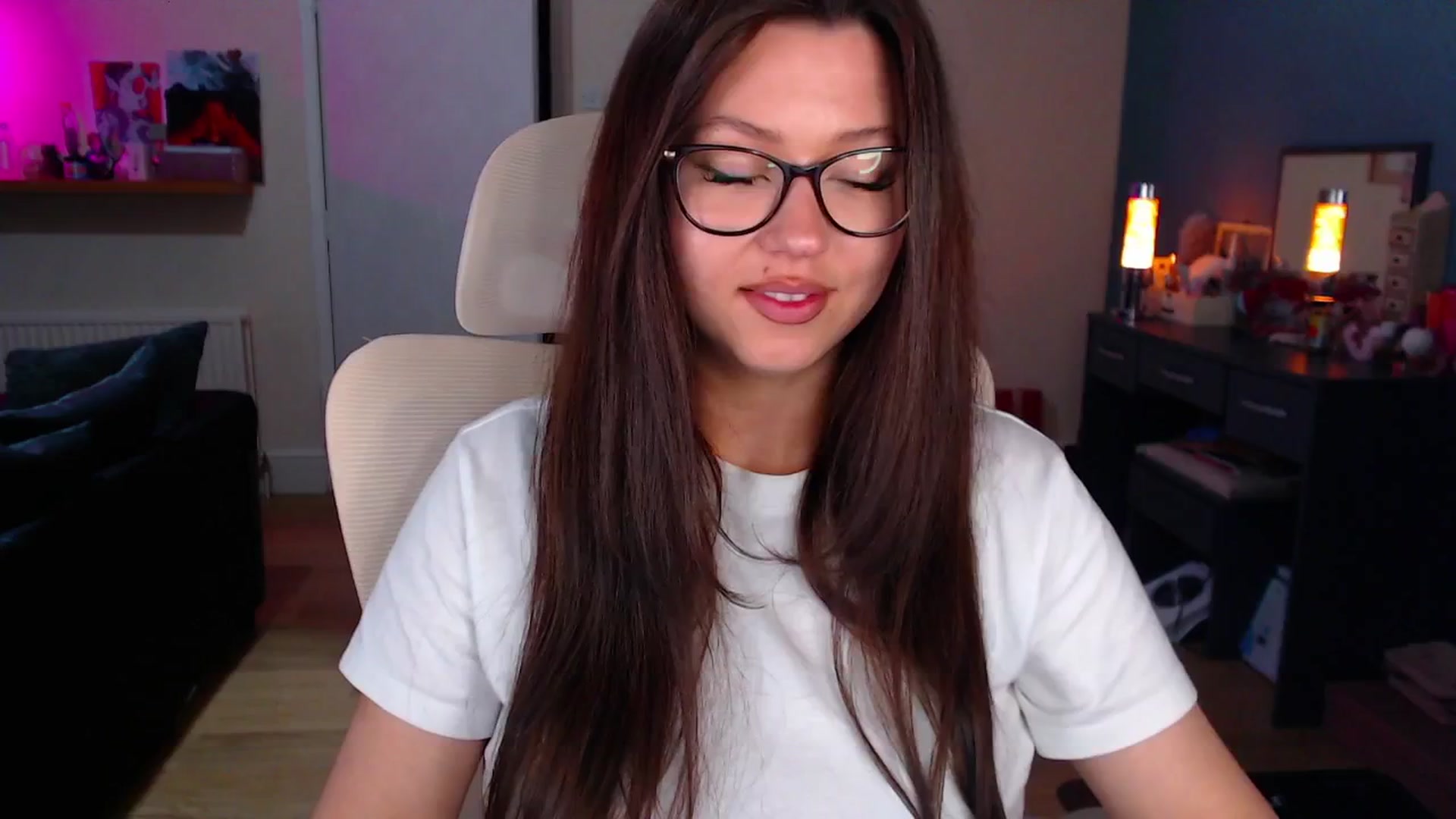 Gallery image thumbnail from AnnAngelx's myfreecams stream on, 03/31/2025, 20:01 image 17 of 20