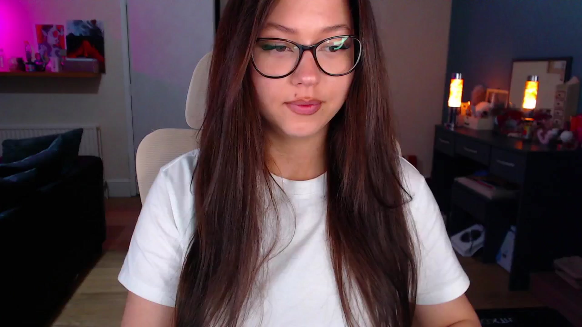 Gallery image thumbnail from AnnAngelx's myfreecams stream on, 03/31/2025, 20:01 image 4 of 20