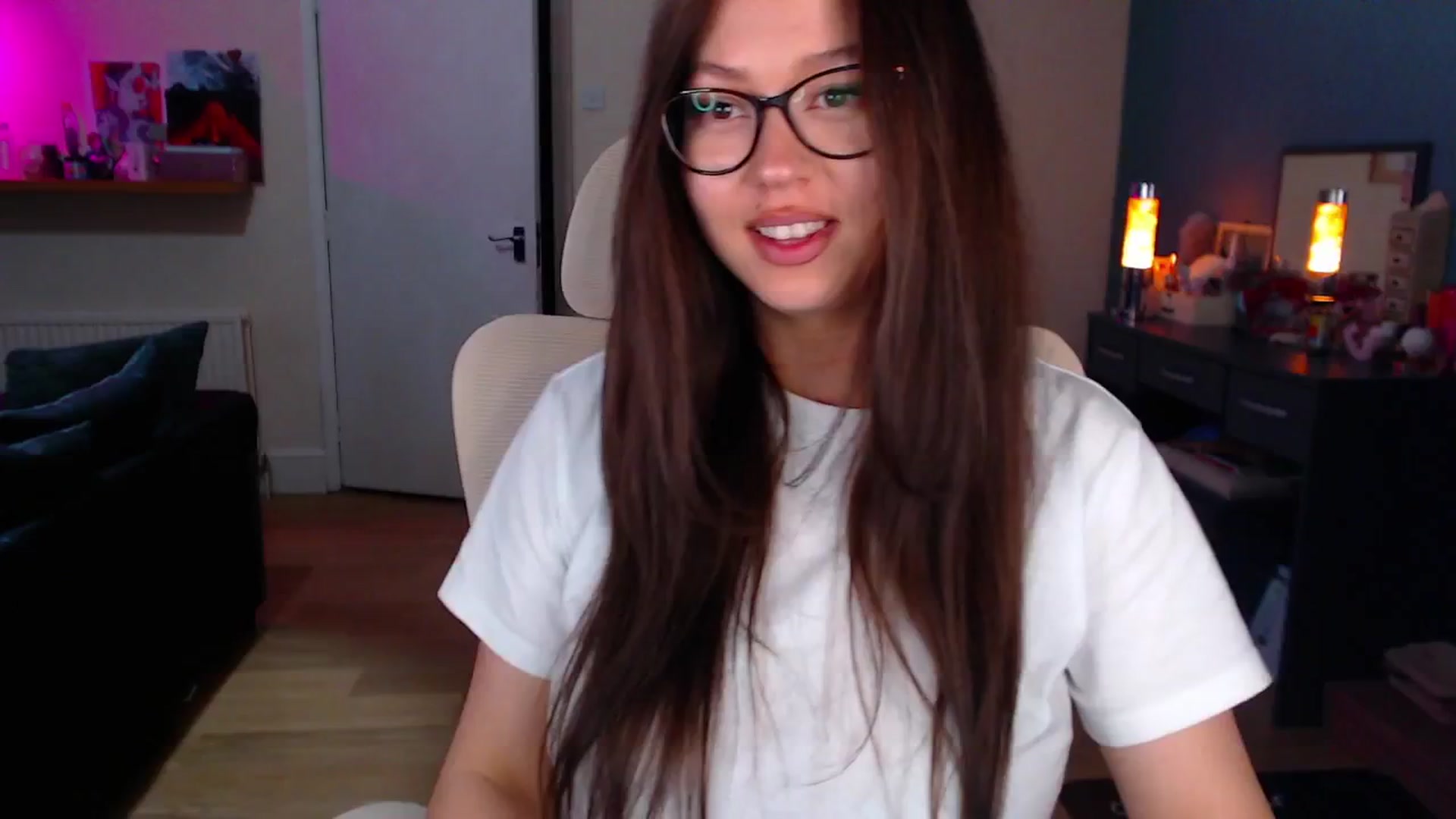 Gallery image thumbnail from AnnAngelx's myfreecams stream on, 03/31/2025, 20:01 image 20 of 20