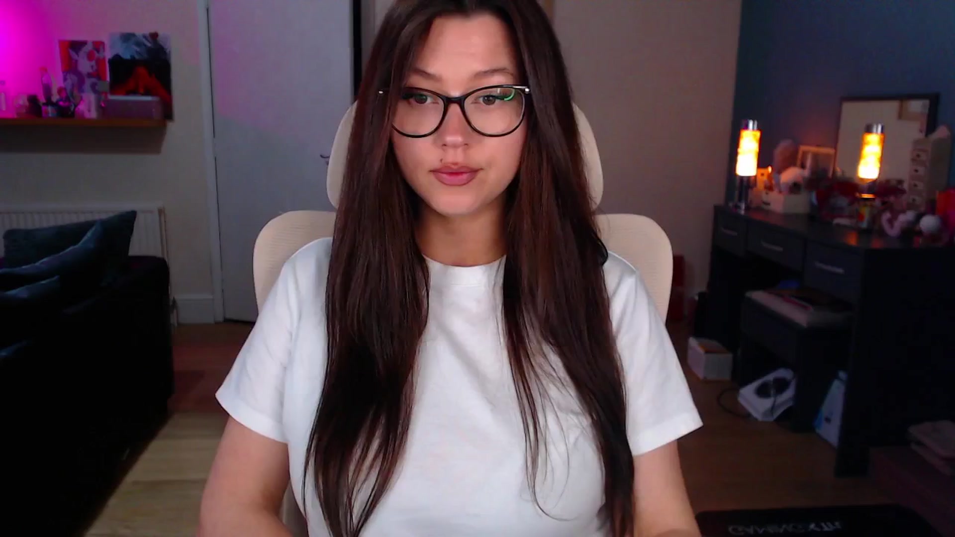 Gallery image thumbnail from AnnAngelx's myfreecams stream on, 03/31/2025, 20:01 image 6 of 20